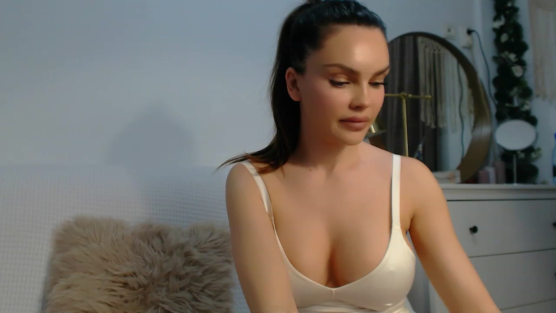 Gallery image thumbnail from HottieEva_'s myfreecams stream on, 11/25/2023, 22:56 image 6 of 20