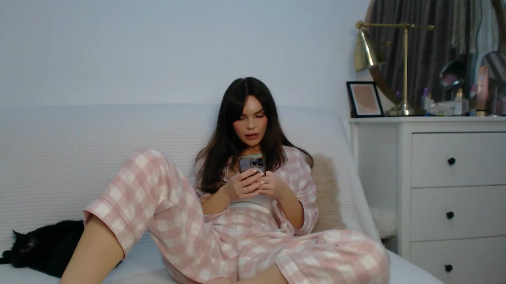 Gallery image thumbnail from HottieEva_'s myfreecams stream on, 12/03/2023, 21:55 image 1 of 20