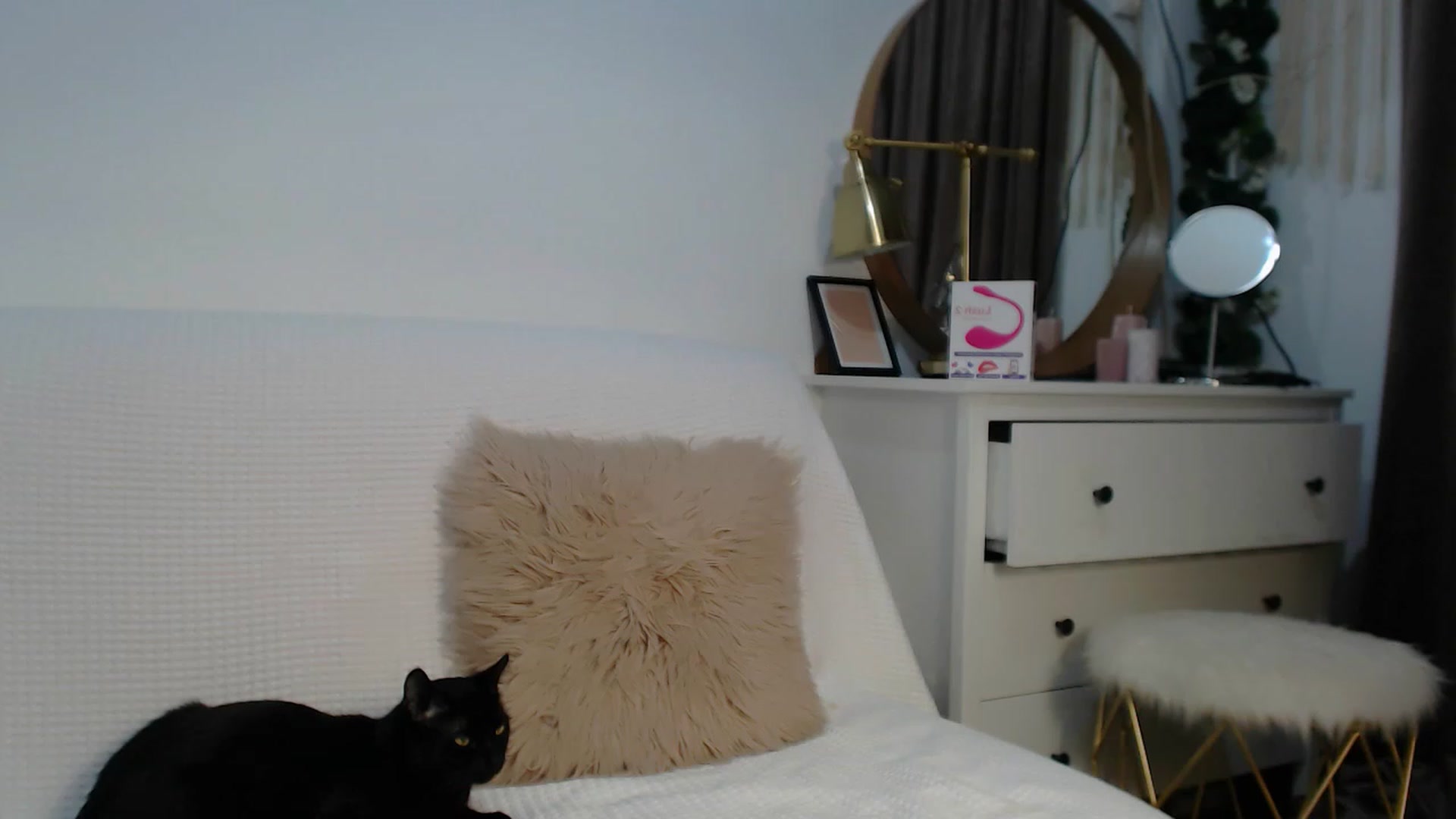 Gallery image thumbnail from HottieEva_'s myfreecams stream on, 12/08/2023, 22:19 image 19 of 20