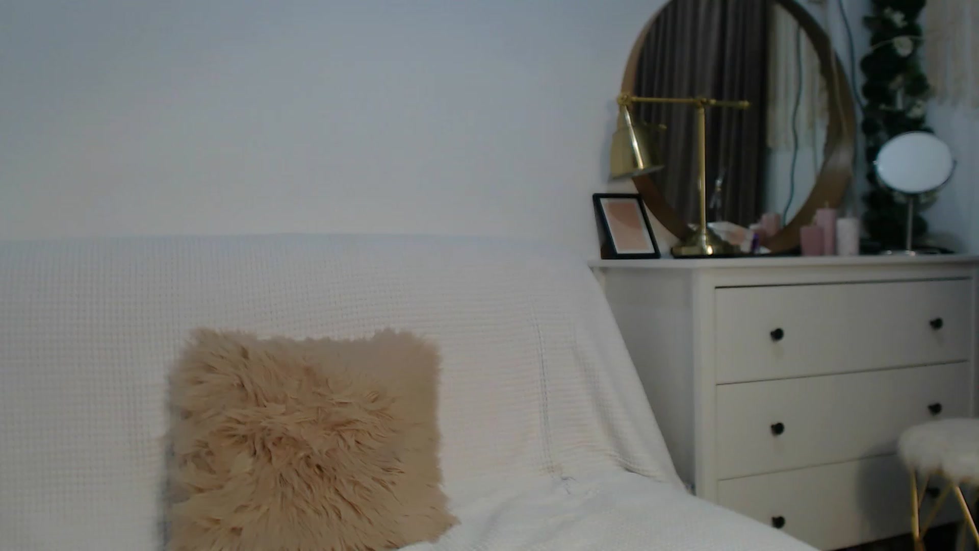 Gallery image thumbnail from HottieEva_'s myfreecams stream on, 12/14/2023, 21:09 image 12 of 20