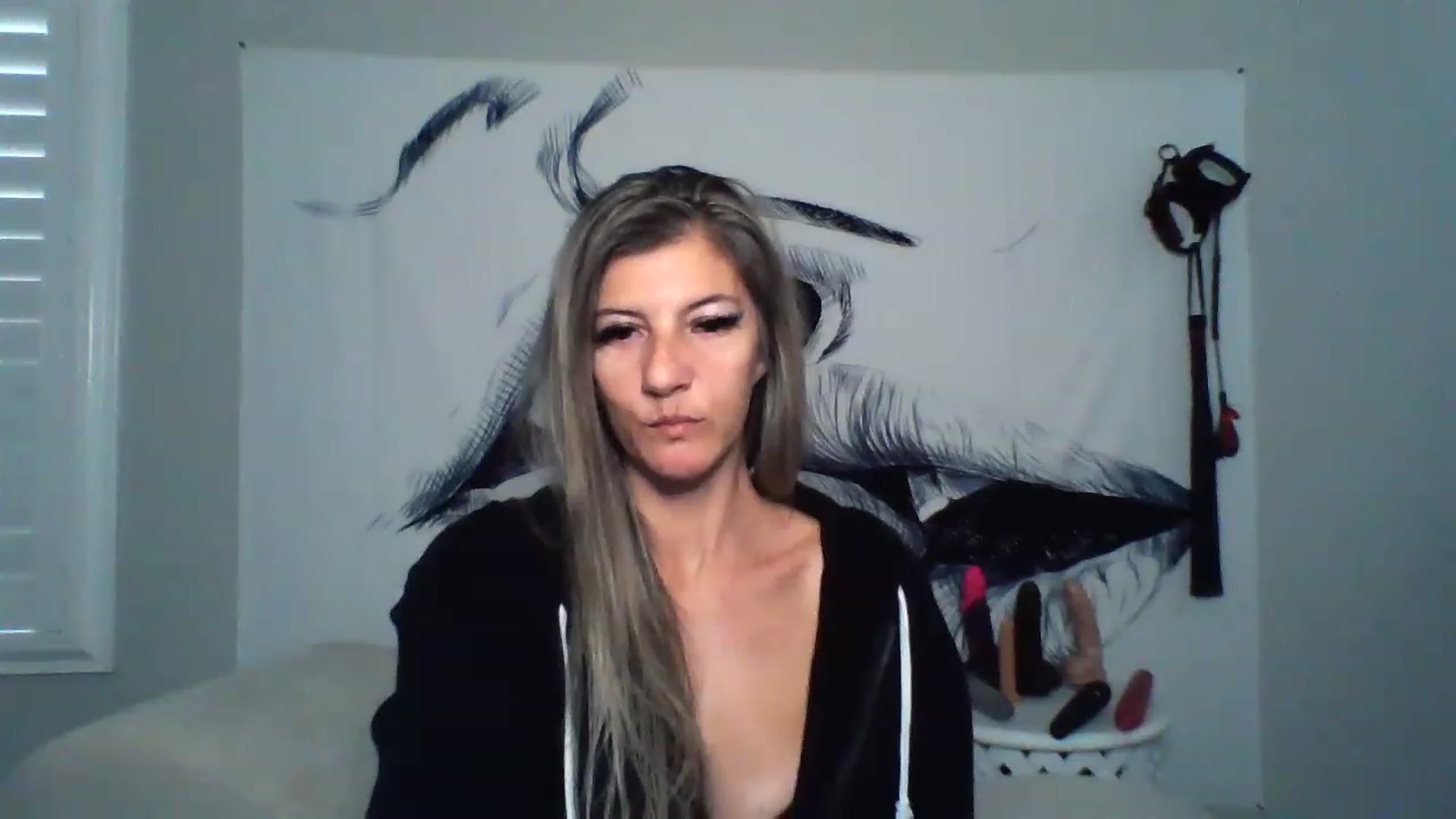 Gallery image thumbnail from Hotwifebre's myfreecams stream on, 12/15/2022, 19:01 image 7 of 20