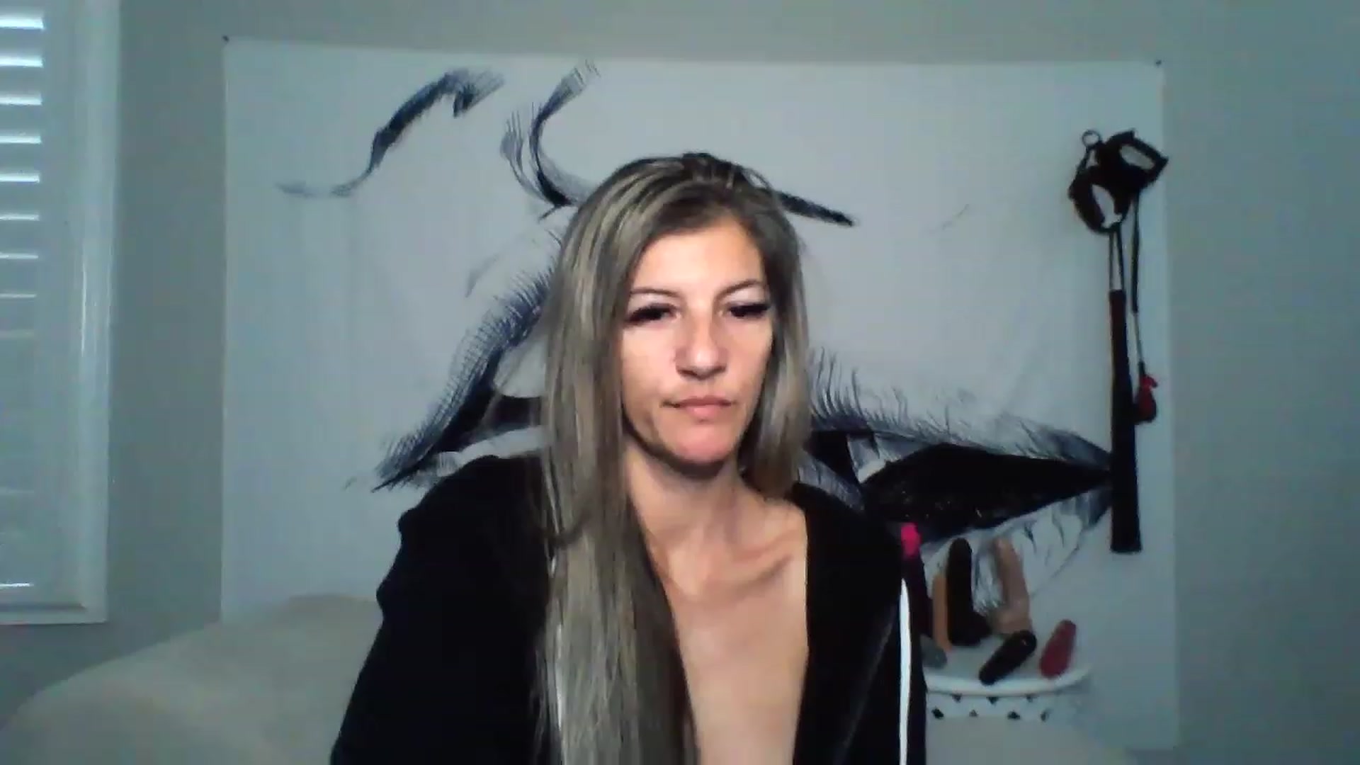 Gallery image thumbnail from Hotwifebre's myfreecams stream on, 12/15/2022, 19:01 image 10 of 20