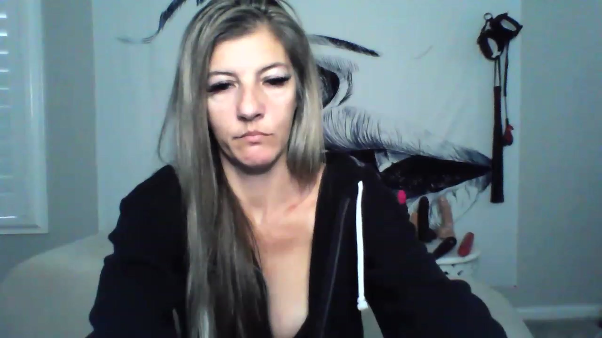 Gallery image thumbnail from Hotwifebre's myfreecams stream on, 12/15/2022, 19:01 image 13 of 20