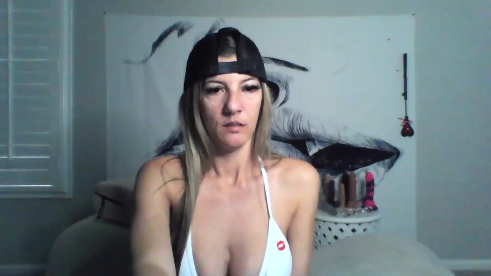 Gallery image thumbnail from Hotwifebre's myfreecams stream on, 01/31/2023, 16:59 image 19 of 20