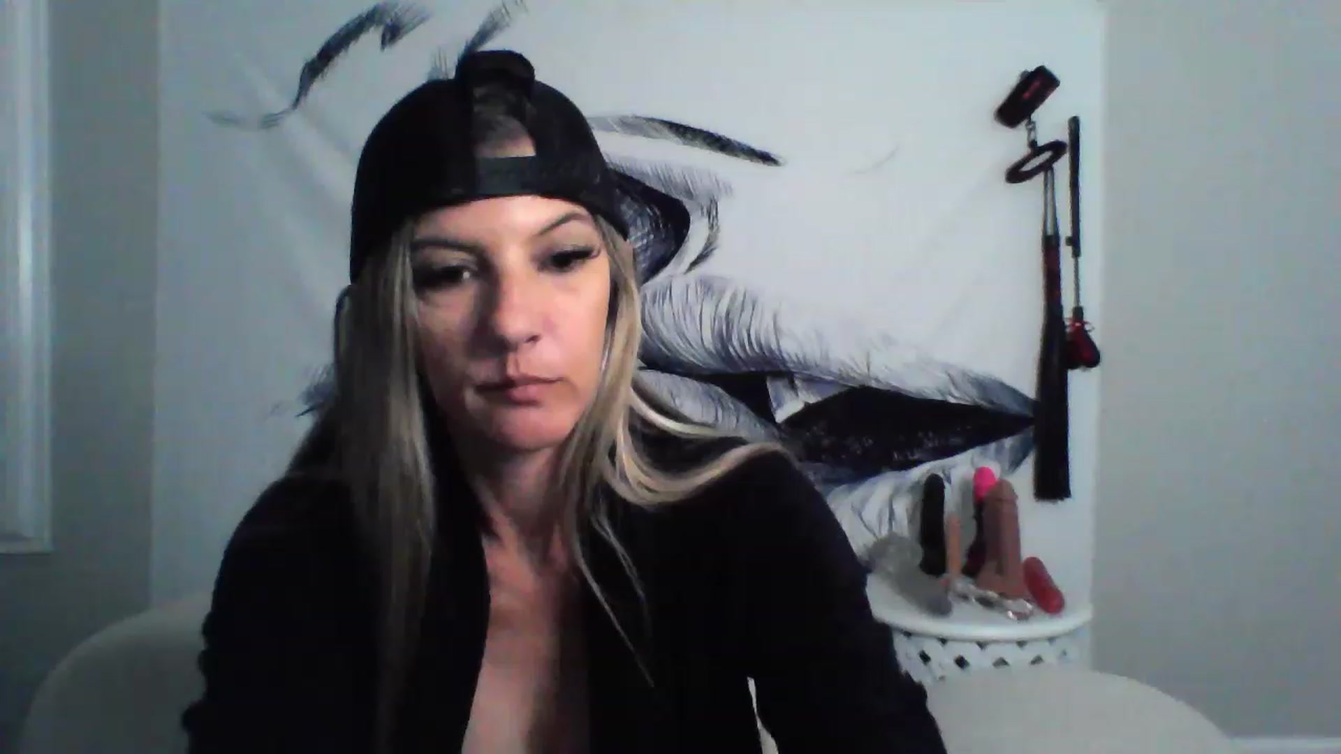 Gallery image thumbnail from Hotwifebre's myfreecams stream on, 03/22/2023, 18:36 image 3 of 20