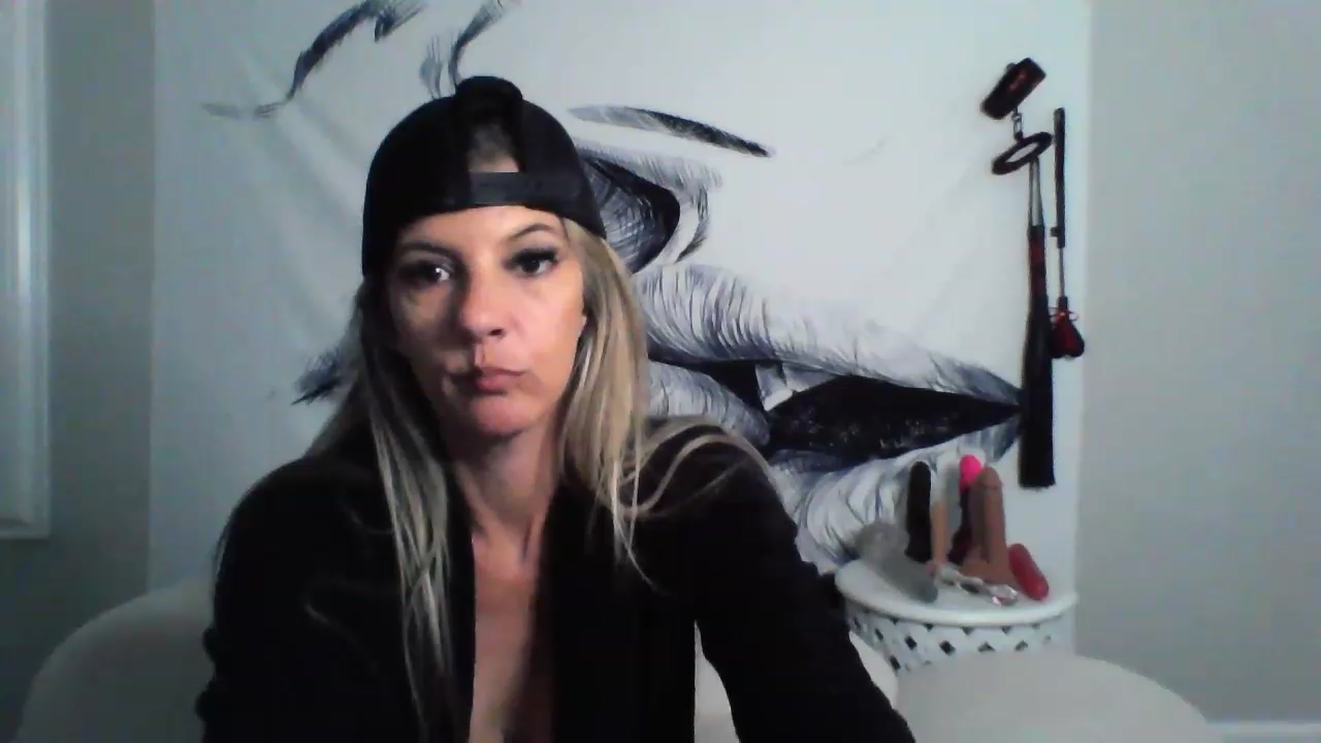 Gallery image thumbnail from Hotwifebre's myfreecams stream on, 03/22/2023, 18:36 image 12 of 20