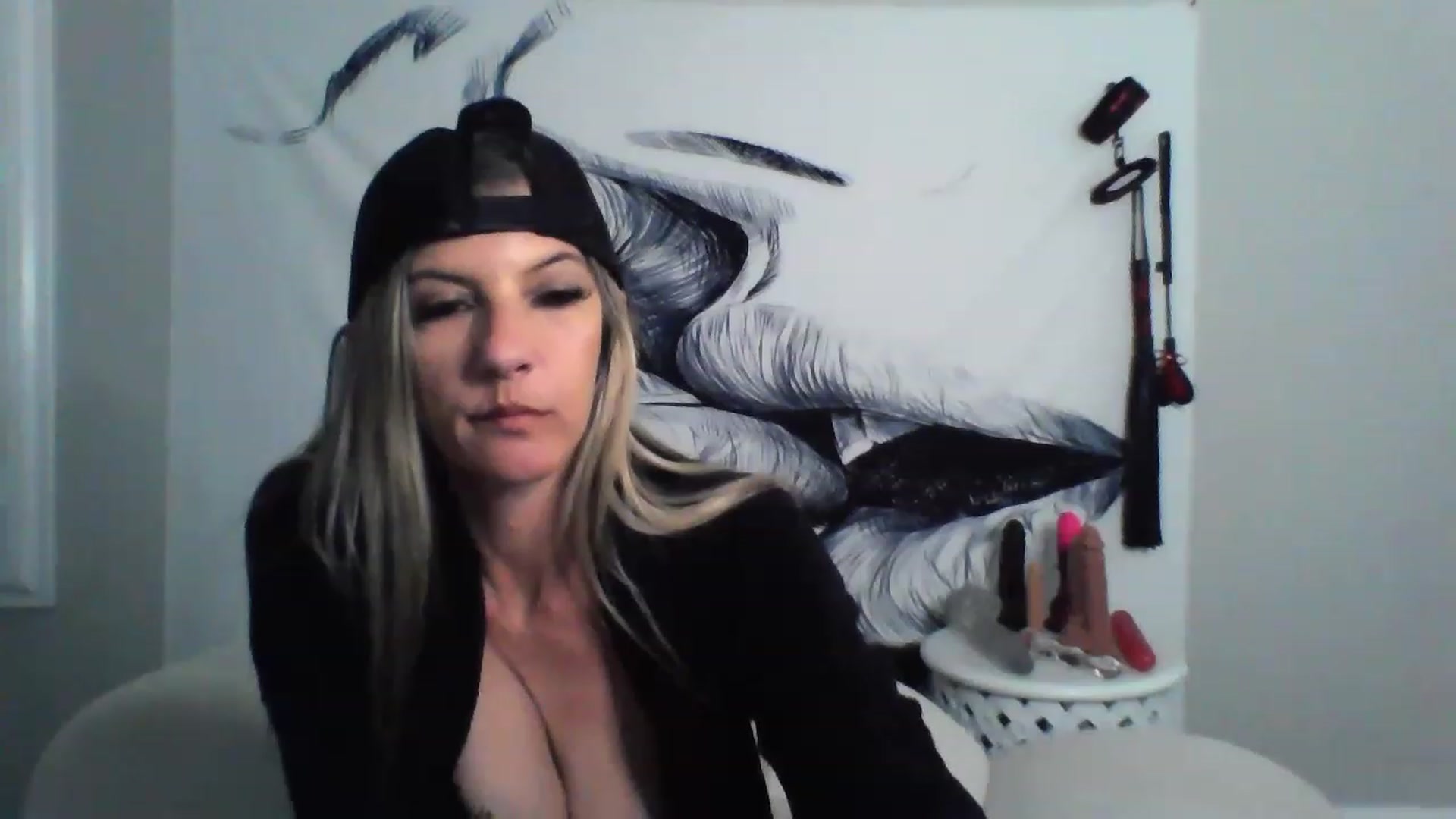 Gallery image thumbnail from Hotwifebre's myfreecams stream on, 03/22/2023, 18:36 image 2 of 20