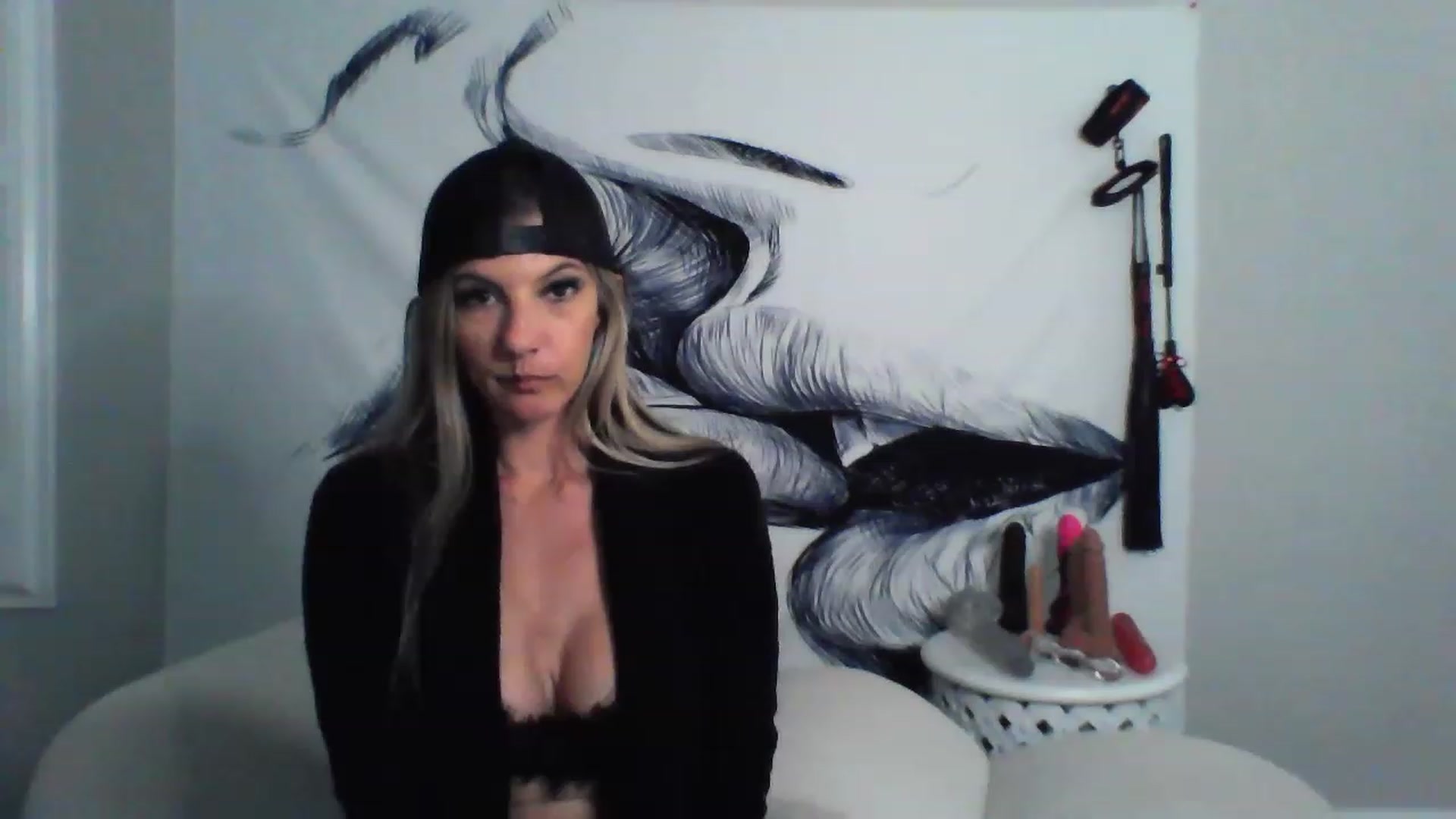 Gallery image thumbnail from Hotwifebre's myfreecams stream on, 03/22/2023, 18:36 image 1 of 20