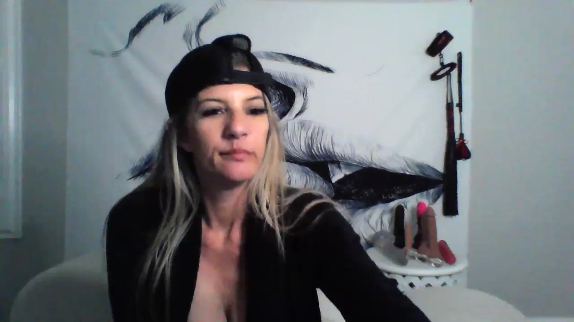 Gallery image thumbnail from Hotwifebre's myfreecams stream on, 03/22/2023, 18:36 image 13 of 20