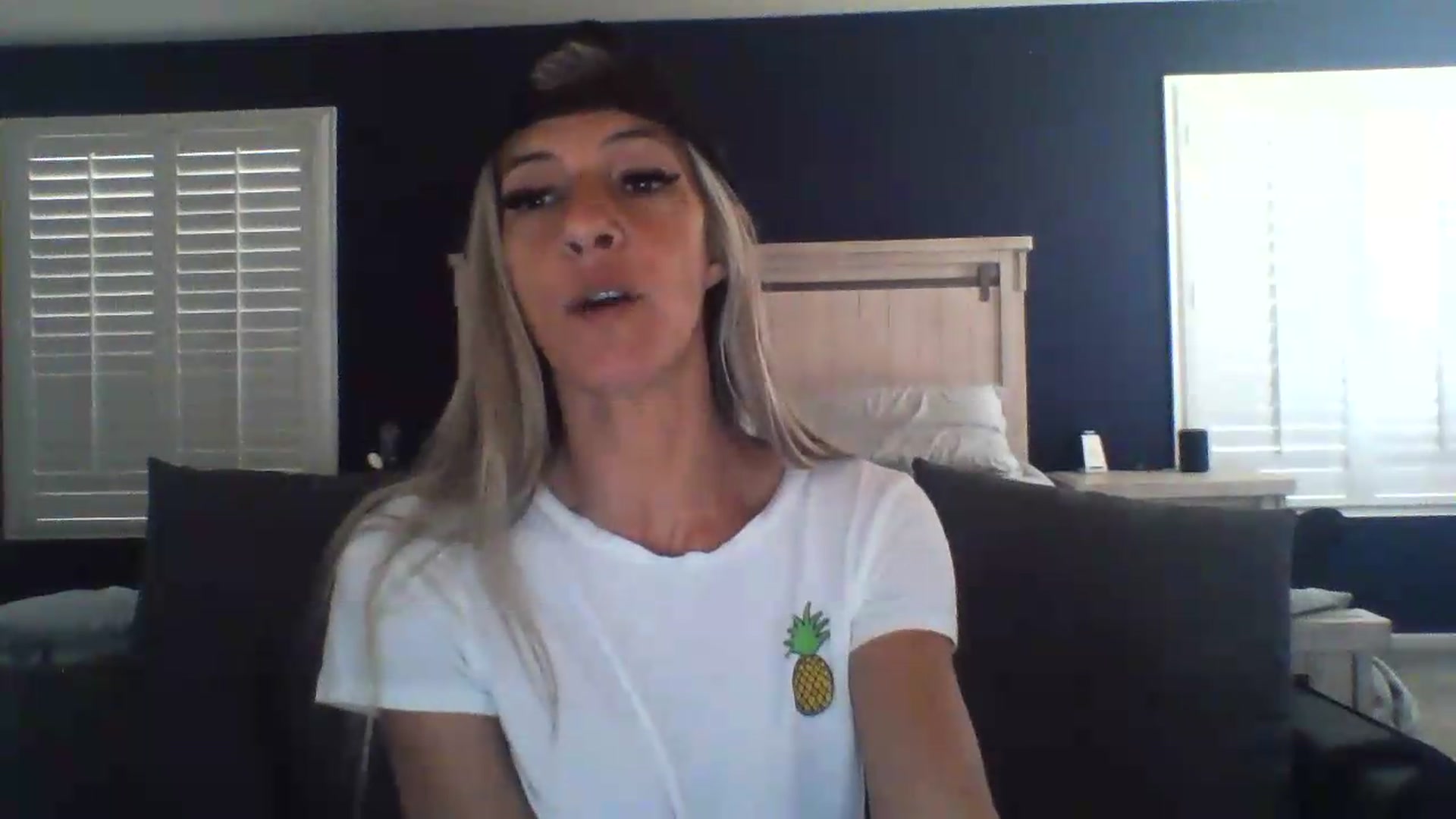 Gallery image thumbnail from Hotwifebre's myfreecams stream on, 08/11/2026, 16:58 image 16 of 20