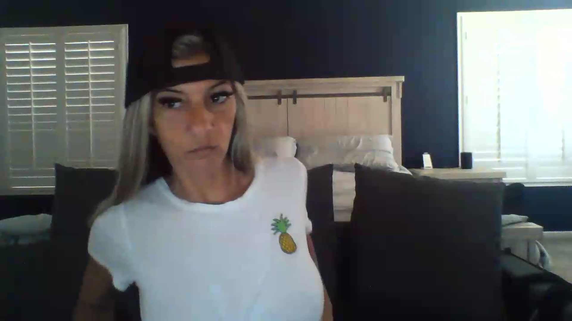 Gallery image thumbnail from Hotwifebre's myfreecams stream on, 08/11/2026, 16:58 image 7 of 20