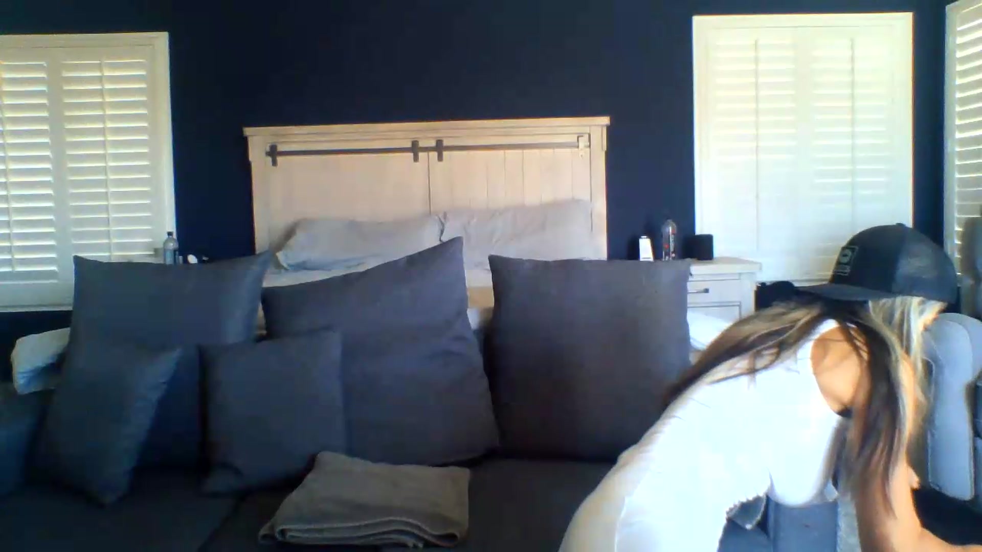 Gallery image thumbnail from Hotwifebre's myfreecams stream on, 08/18/2026, 17:42 image 9 of 20