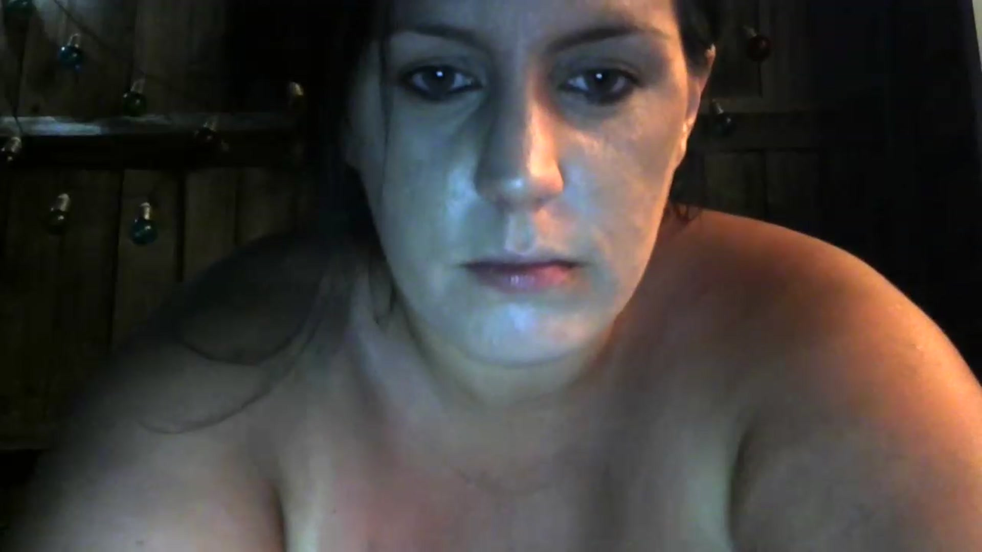 Gallery image thumbnail from Housewife2's myfreecams stream on, 08/20/2023, 20:13 image 14 of 20