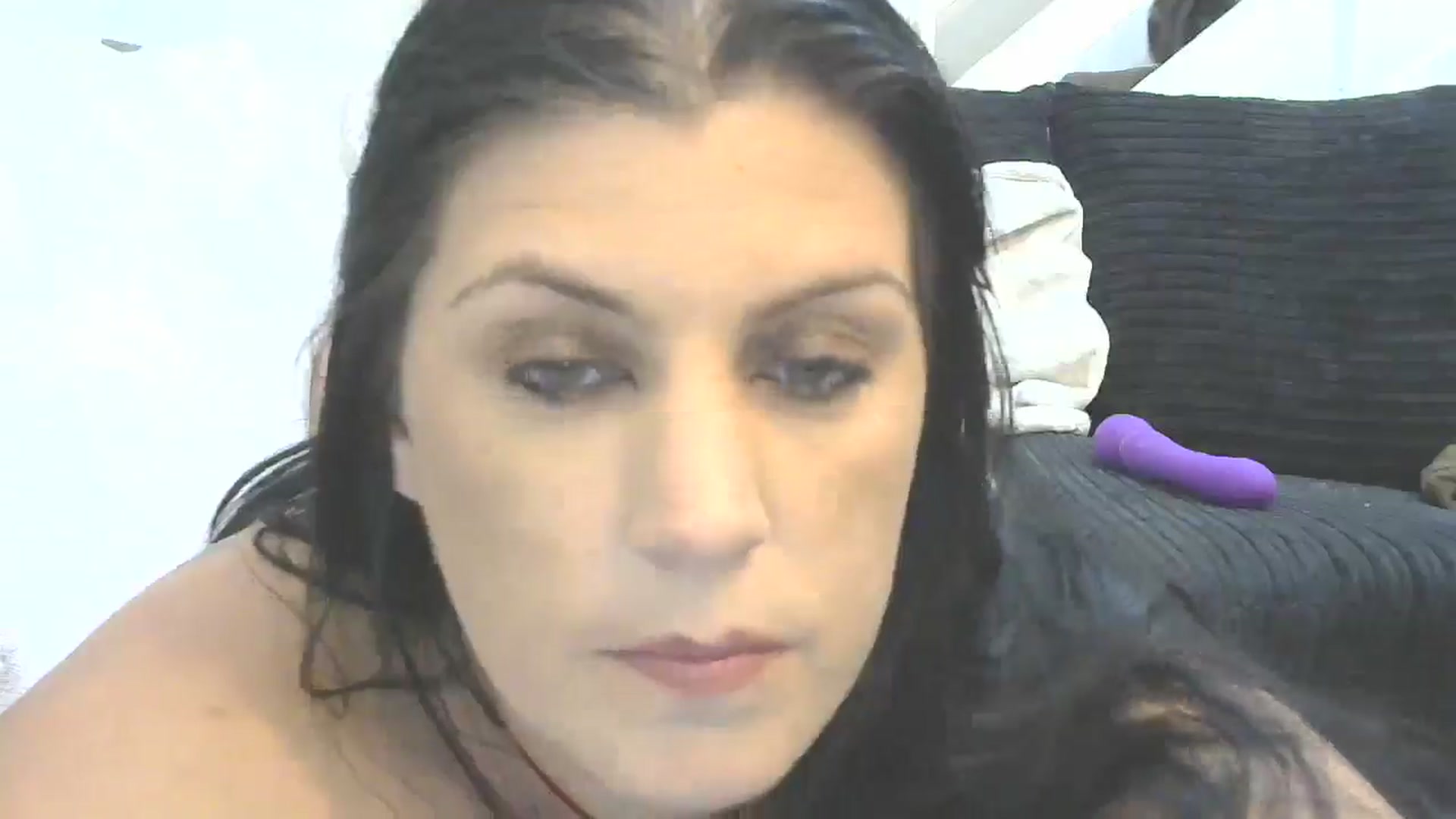 Gallery image thumbnail from Housewife2's myfreecams stream on, 04/21/2025, 21:38 image 14 of 20
