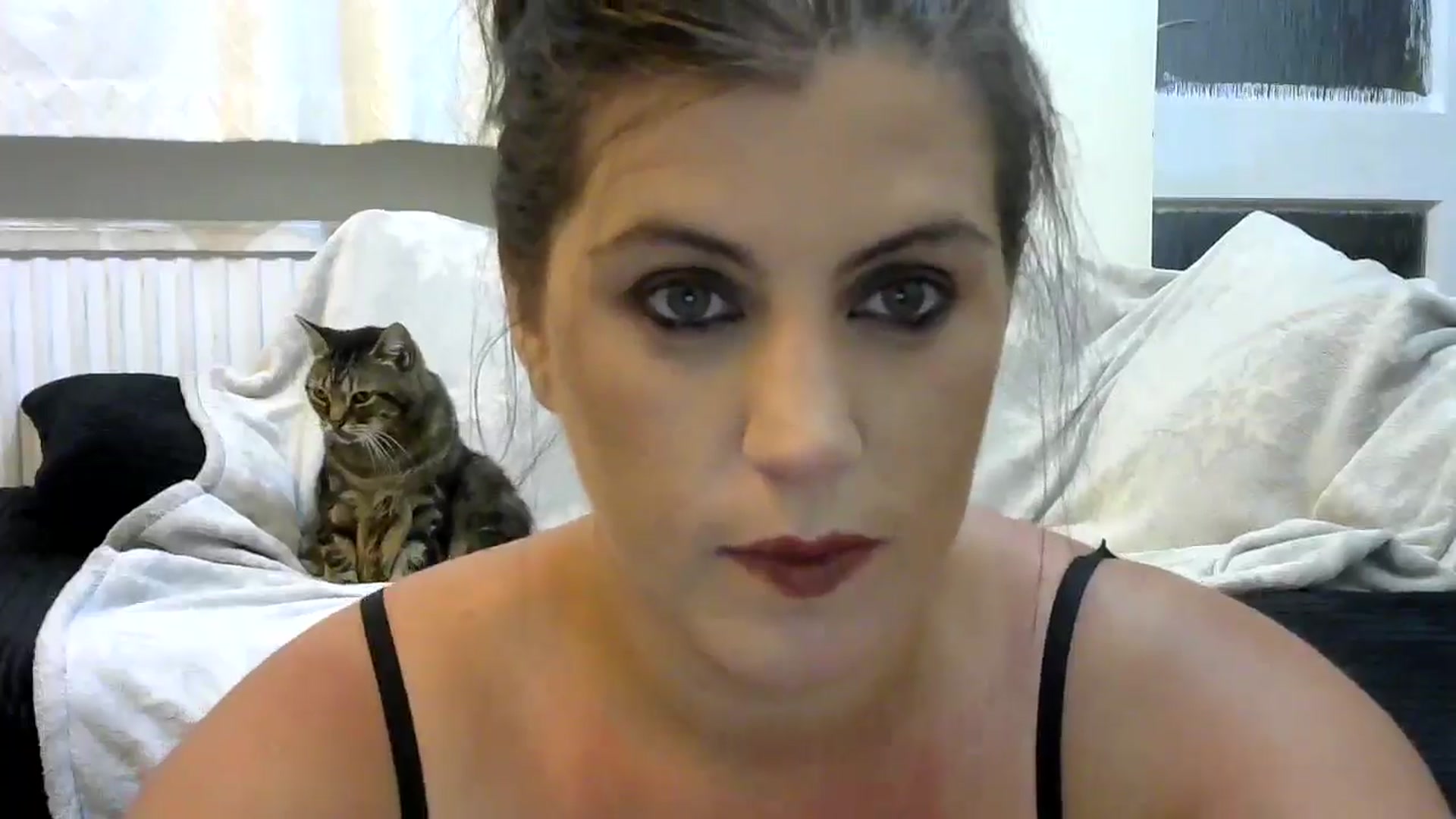 Gallery image thumbnail from Housewife2's myfreecams stream on, 06/17/2025, 24:22 image 6 of 20