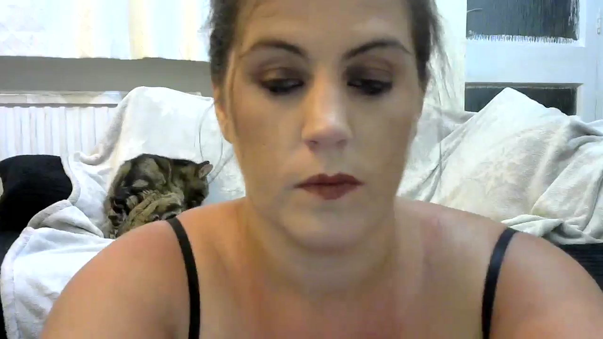 Gallery image thumbnail from Housewife2's myfreecams stream on, 06/17/2025, 24:22 image 4 of 20