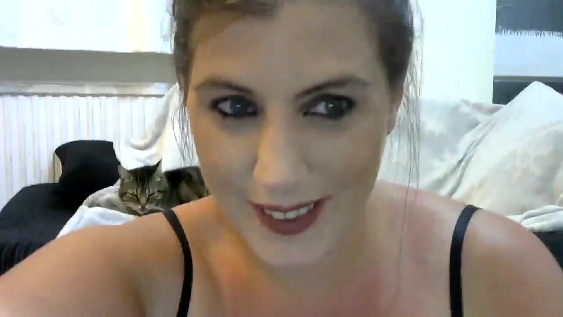 Gallery image thumbnail from Housewife2's myfreecams stream on, 06/17/2025, 24:22 image 2 of 20