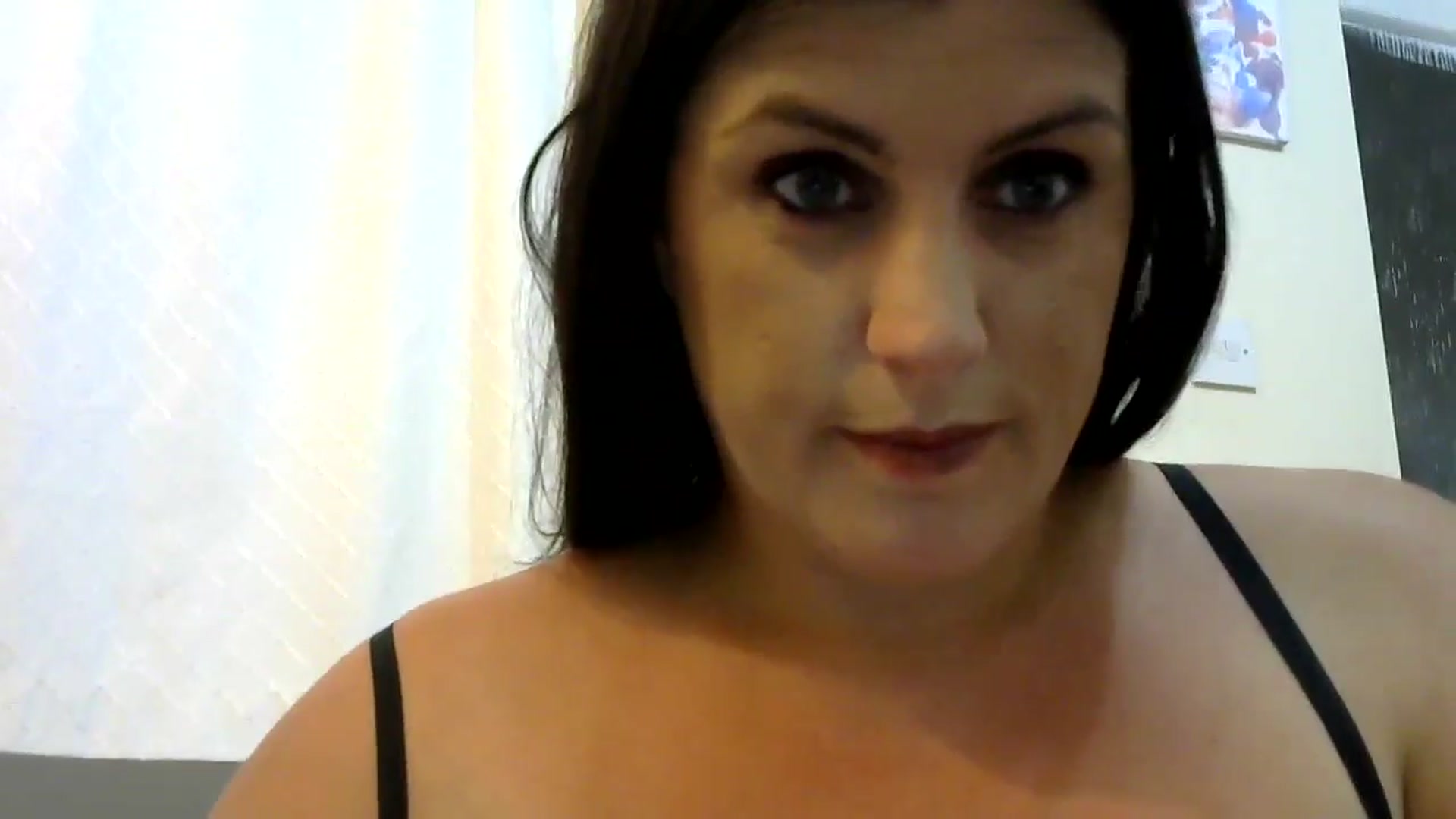 Gallery image thumbnail from Housewife2's myfreecams stream on, 06/25/2025, 24:57 image 19 of 20