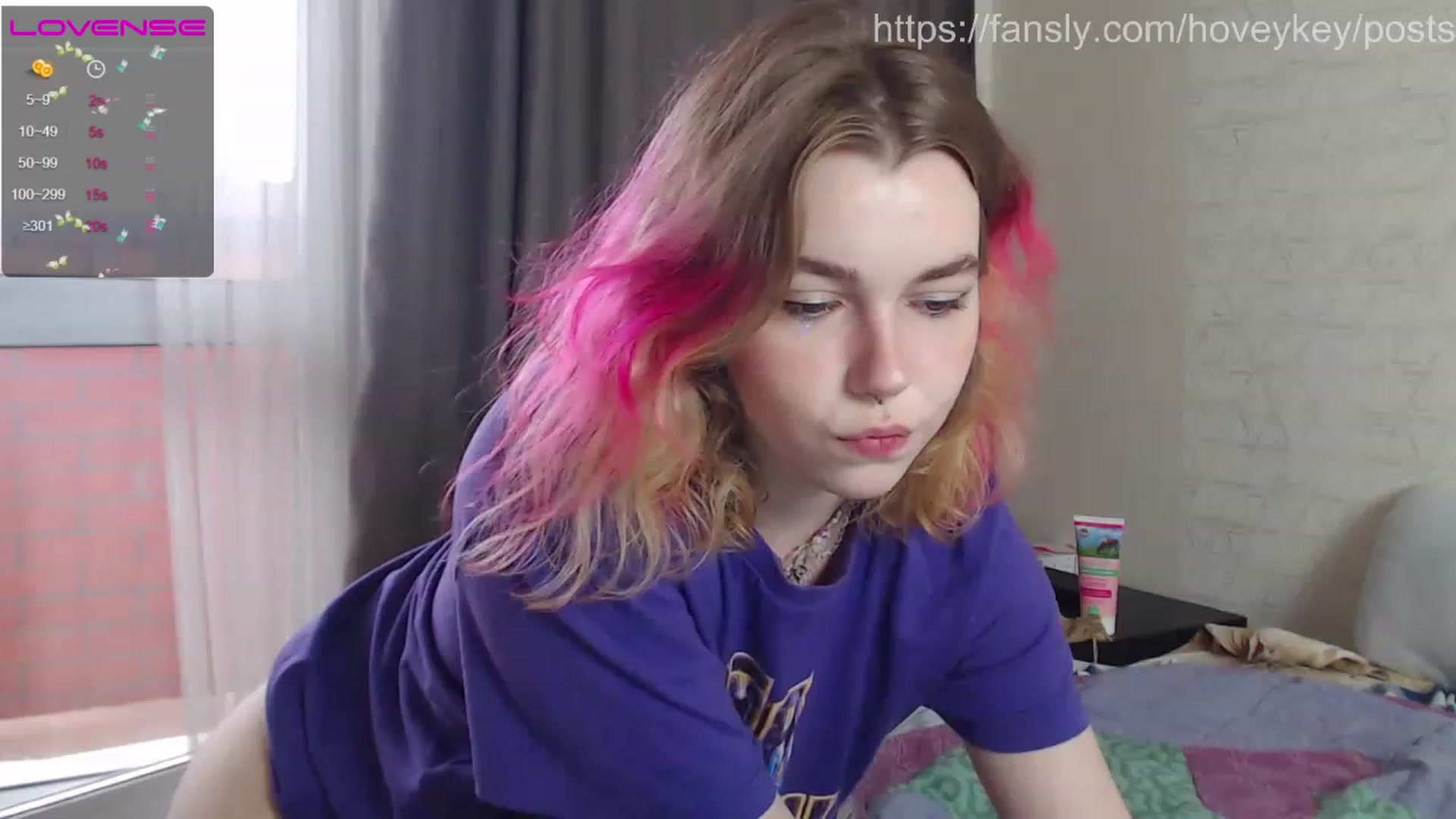 Gallery image thumbnail from HoveyKey's myfreecams stream on, 06/28/2023, 09:24 image 10 of 20