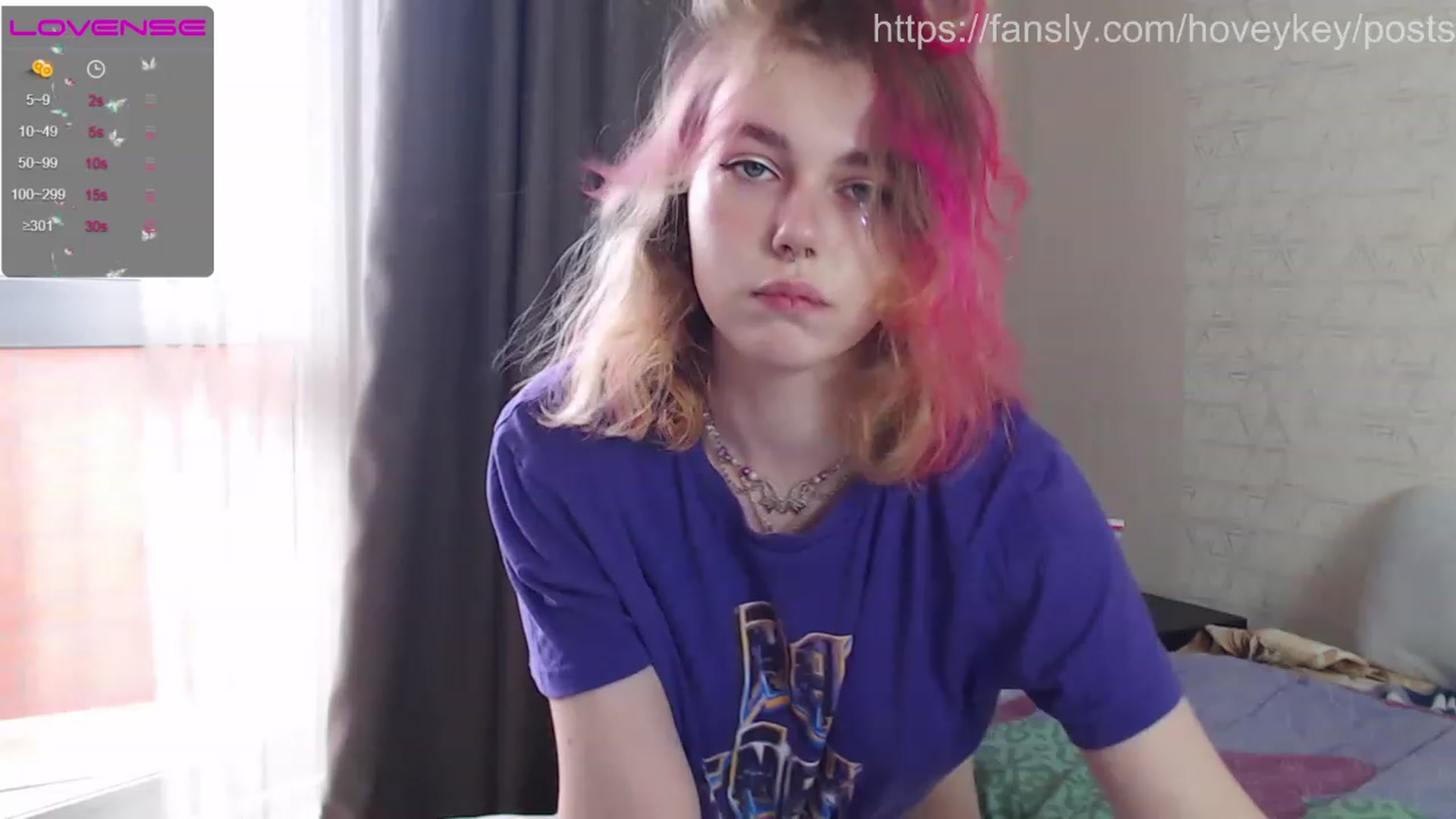 Gallery image thumbnail from HoveyKey's myfreecams stream on, 06/28/2023, 09:24 image 6 of 20