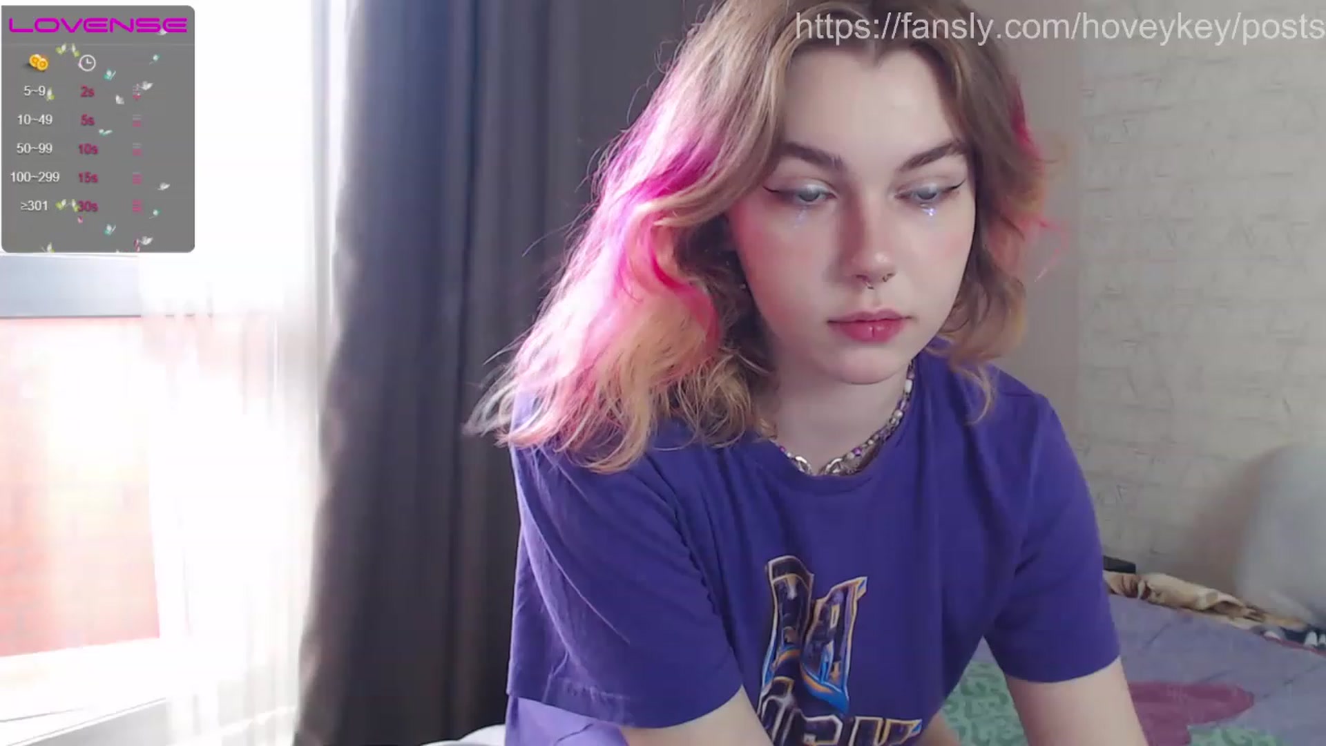 Gallery image thumbnail from HoveyKey's myfreecams stream on, 06/28/2023, 09:24 image 3 of 20