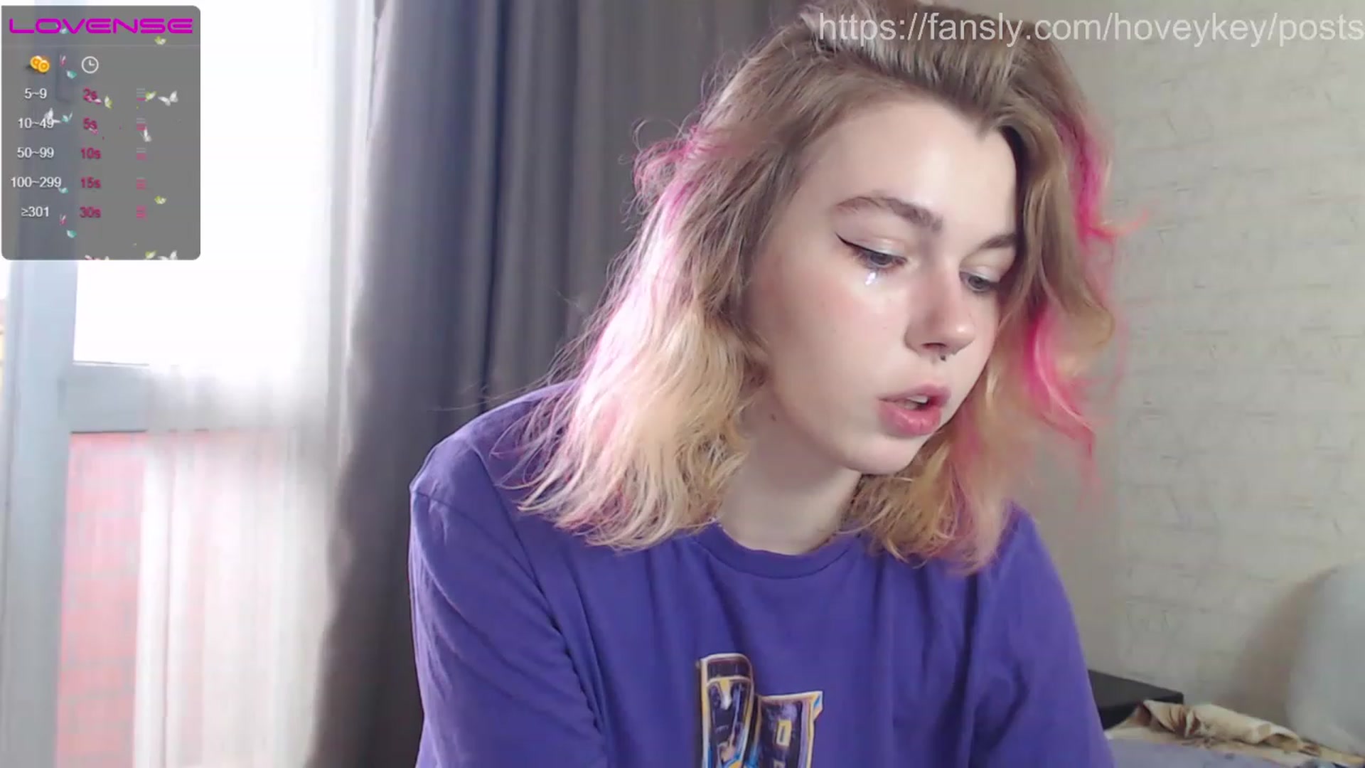 Gallery image thumbnail from HoveyKey's myfreecams stream on, 06/28/2023, 09:24 image 16 of 20