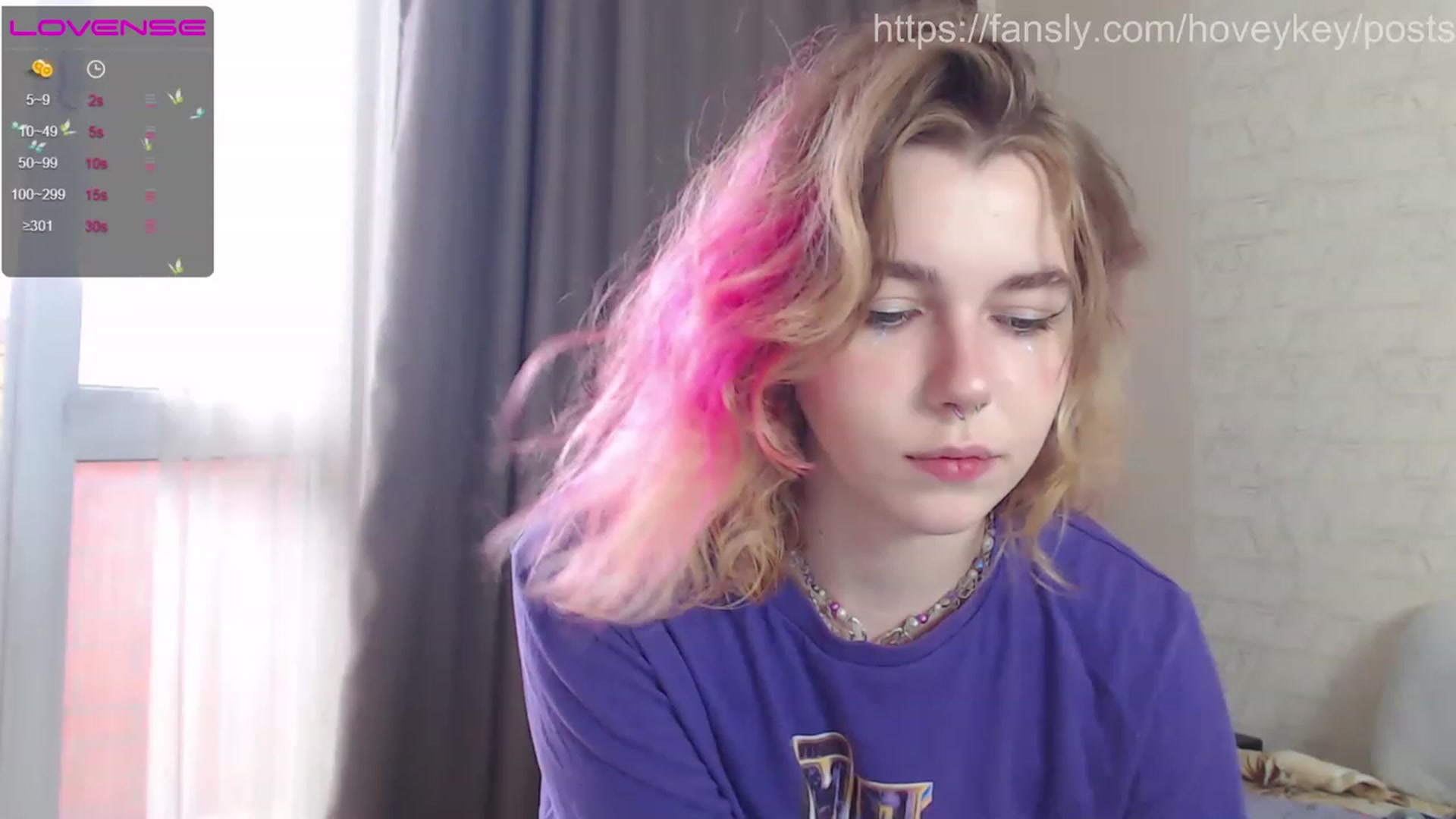 Gallery image thumbnail from HoveyKey's myfreecams stream on, 06/28/2023, 09:24 image 17 of 20