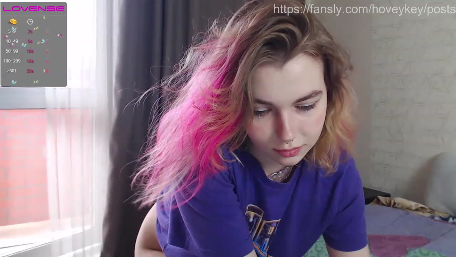 Gallery image thumbnail from HoveyKey's myfreecams stream on, 06/28/2023, 09:24 image 7 of 20