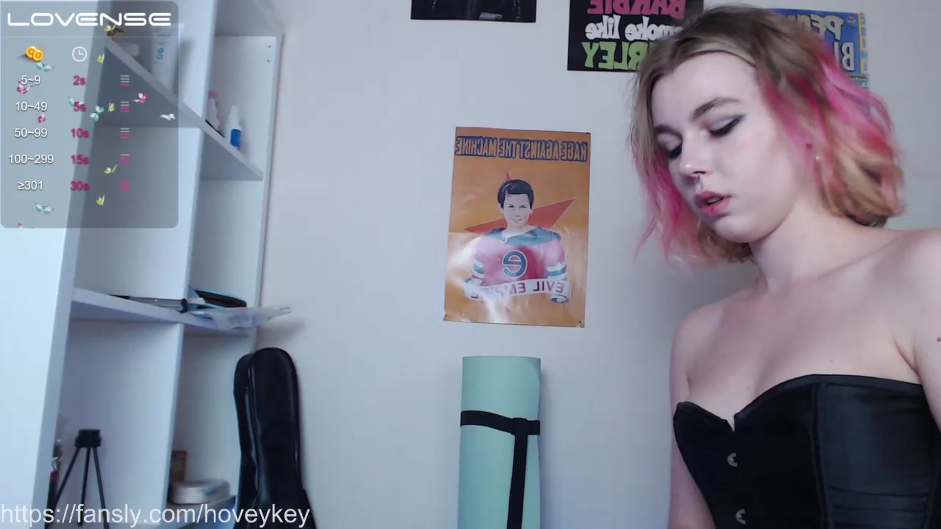 Gallery image thumbnail from HoveyKey's myfreecams stream on, 07/16/2023, 14:24 image 11 of 20