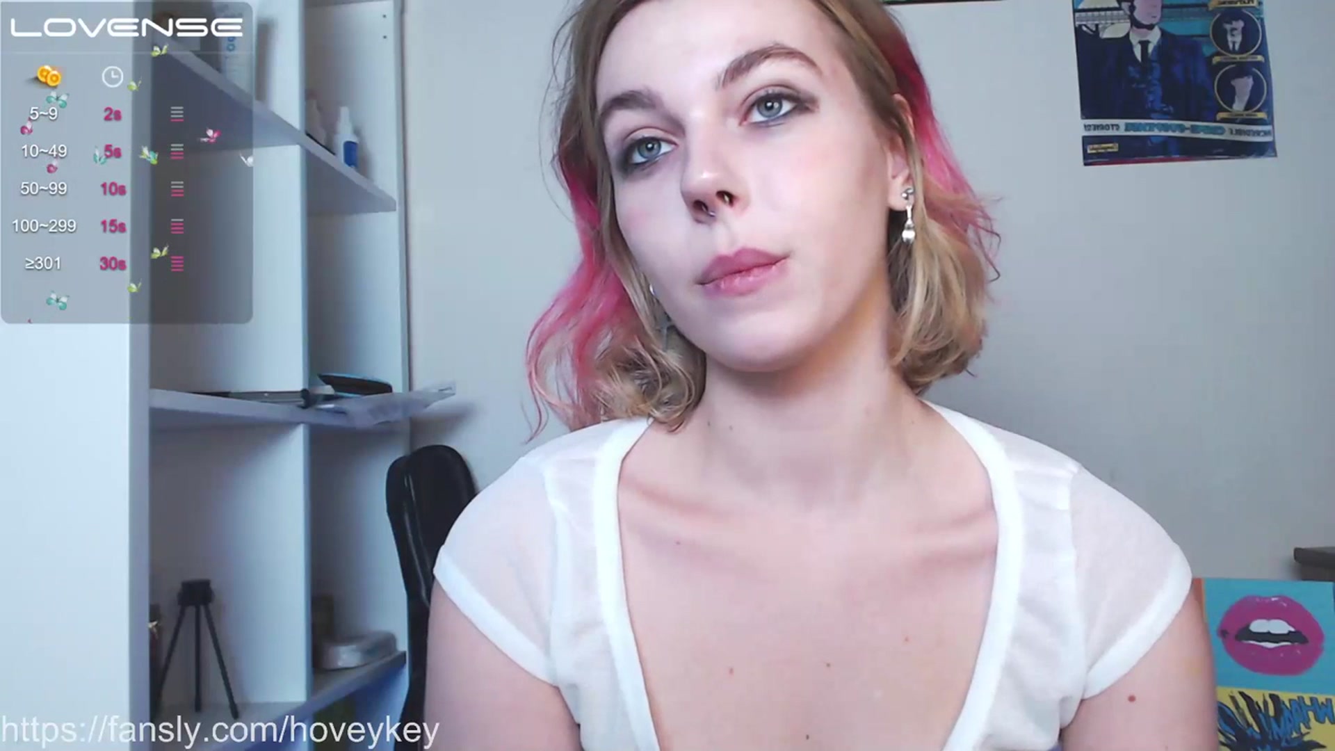Gallery image thumbnail from HoveyKey's myfreecams stream on, 07/16/2023, 15:20 image 13 of 20
