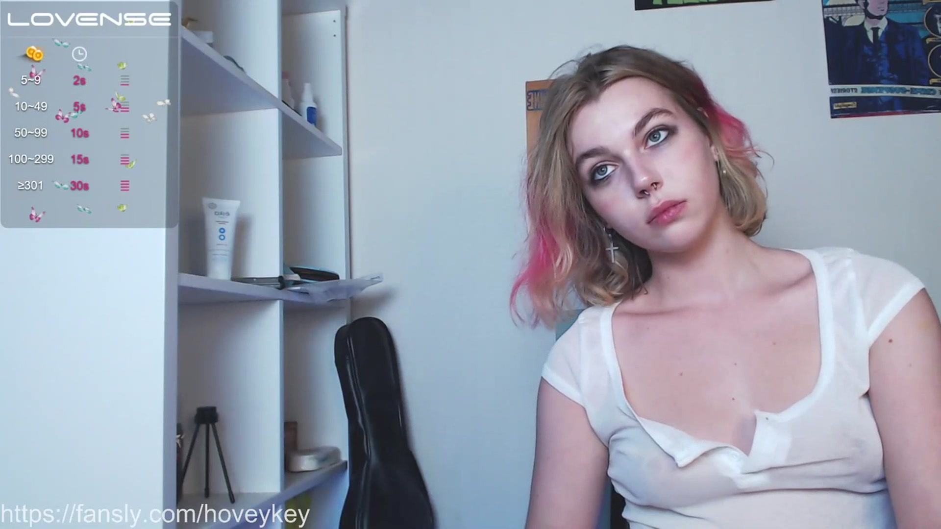 Gallery image thumbnail from HoveyKey's myfreecams stream on, 07/16/2023, 15:47 image 17 of 20