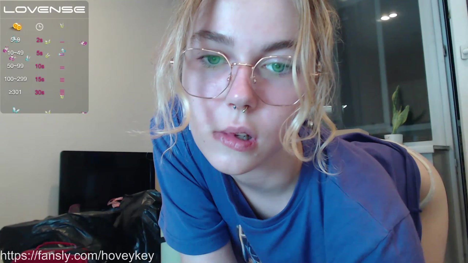 Gallery image thumbnail from HoveyKey's myfreecams stream on, 07/26/2023, 17:56 image 10 of 20