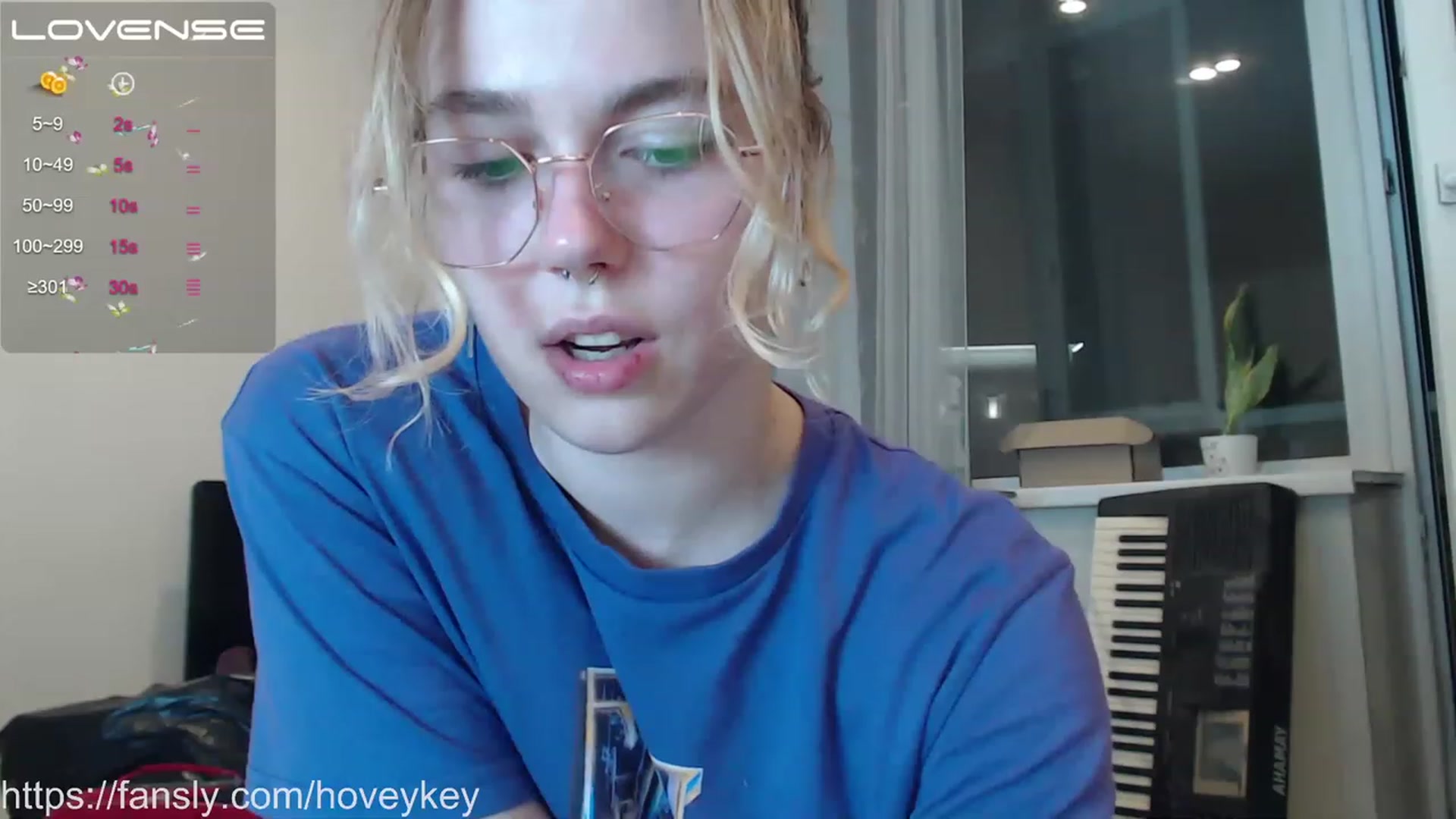 Gallery image thumbnail from HoveyKey's myfreecams stream on, 07/26/2023, 17:56 image 11 of 20
