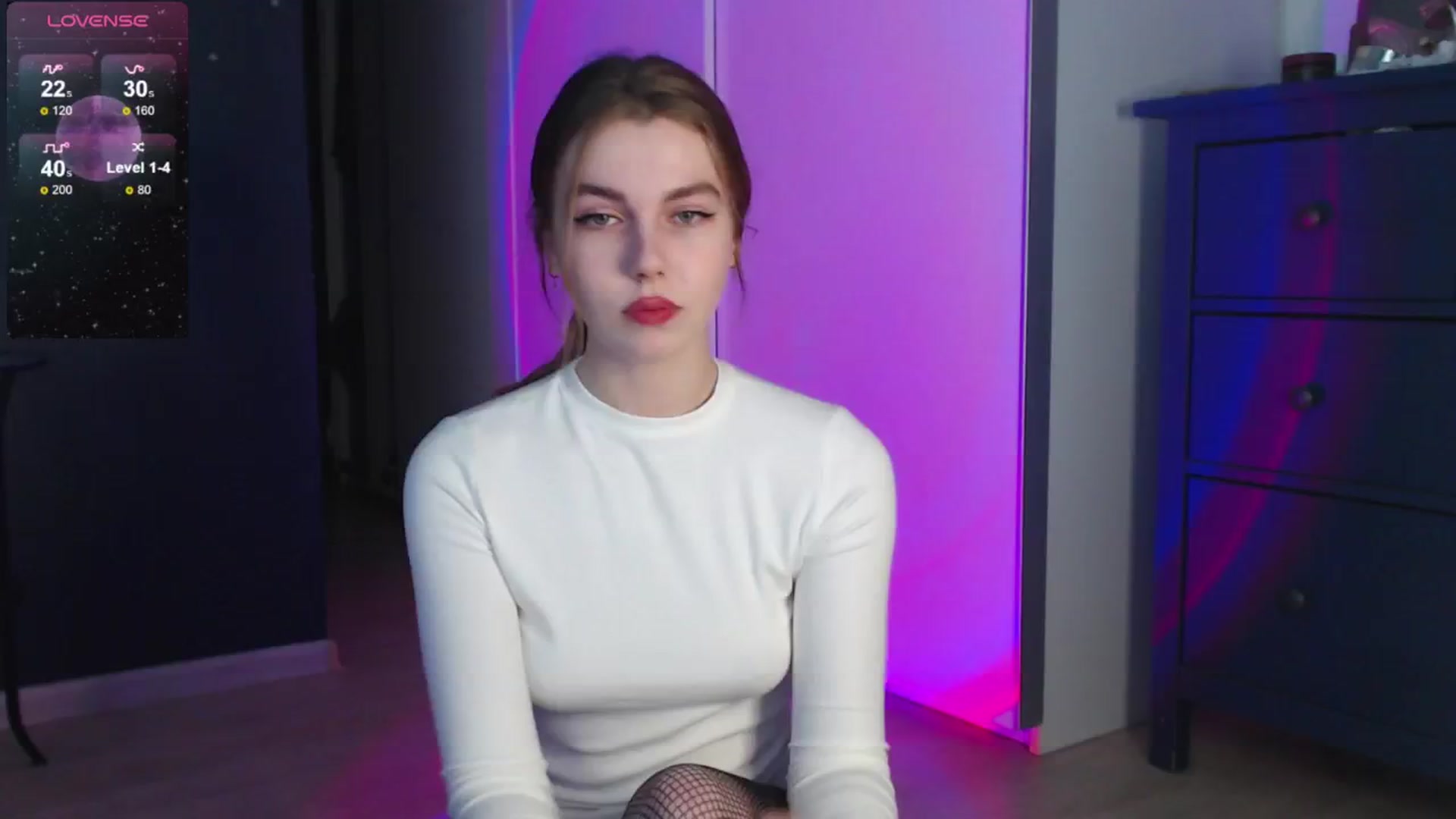 Gallery image thumbnail from HoveyKey's myfreecams stream on, 11/28/2024, 15:10 image 16 of 20