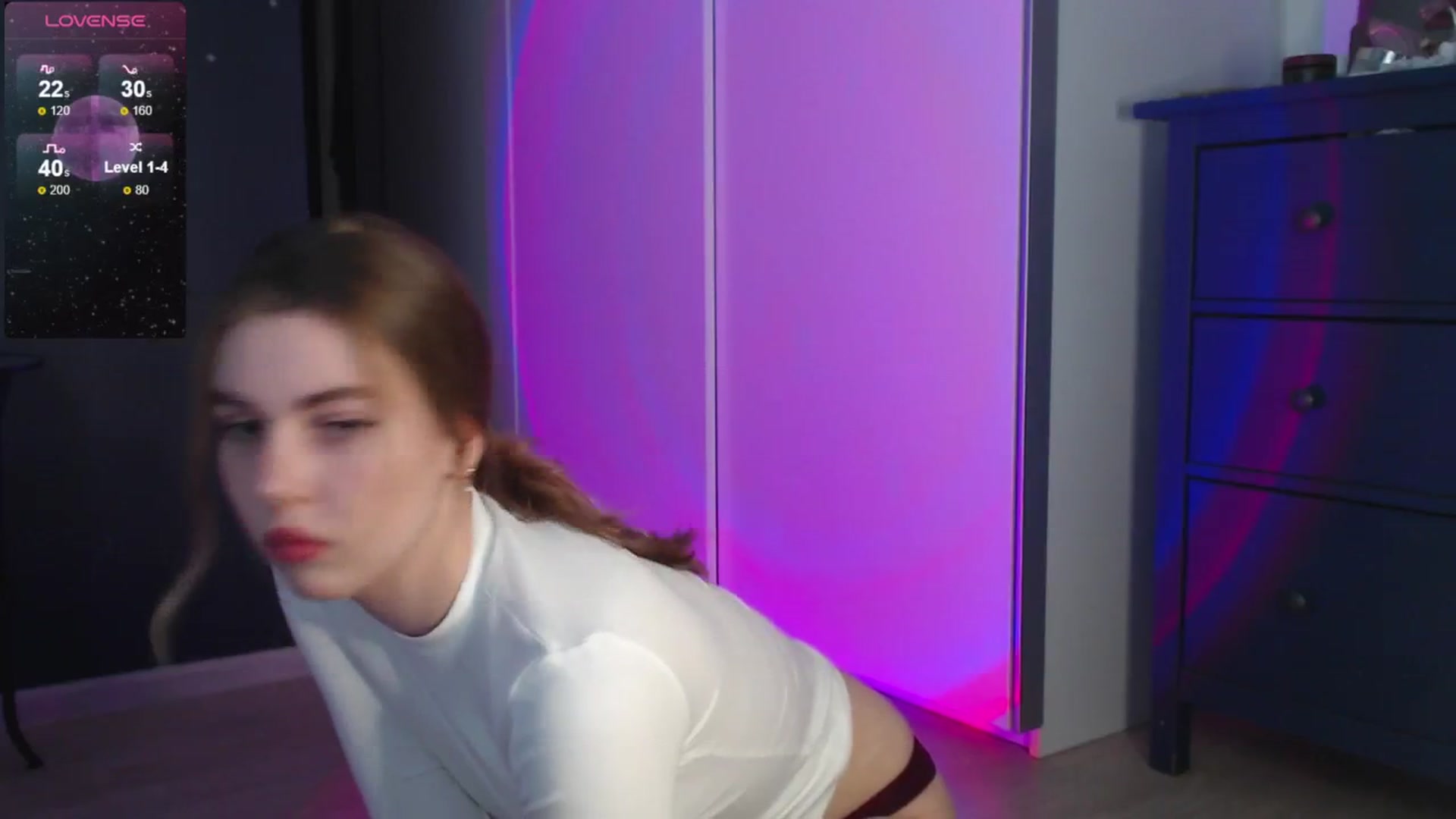 Gallery image thumbnail from HoveyKey's myfreecams stream on, 11/28/2024, 16:46 image 19 of 20