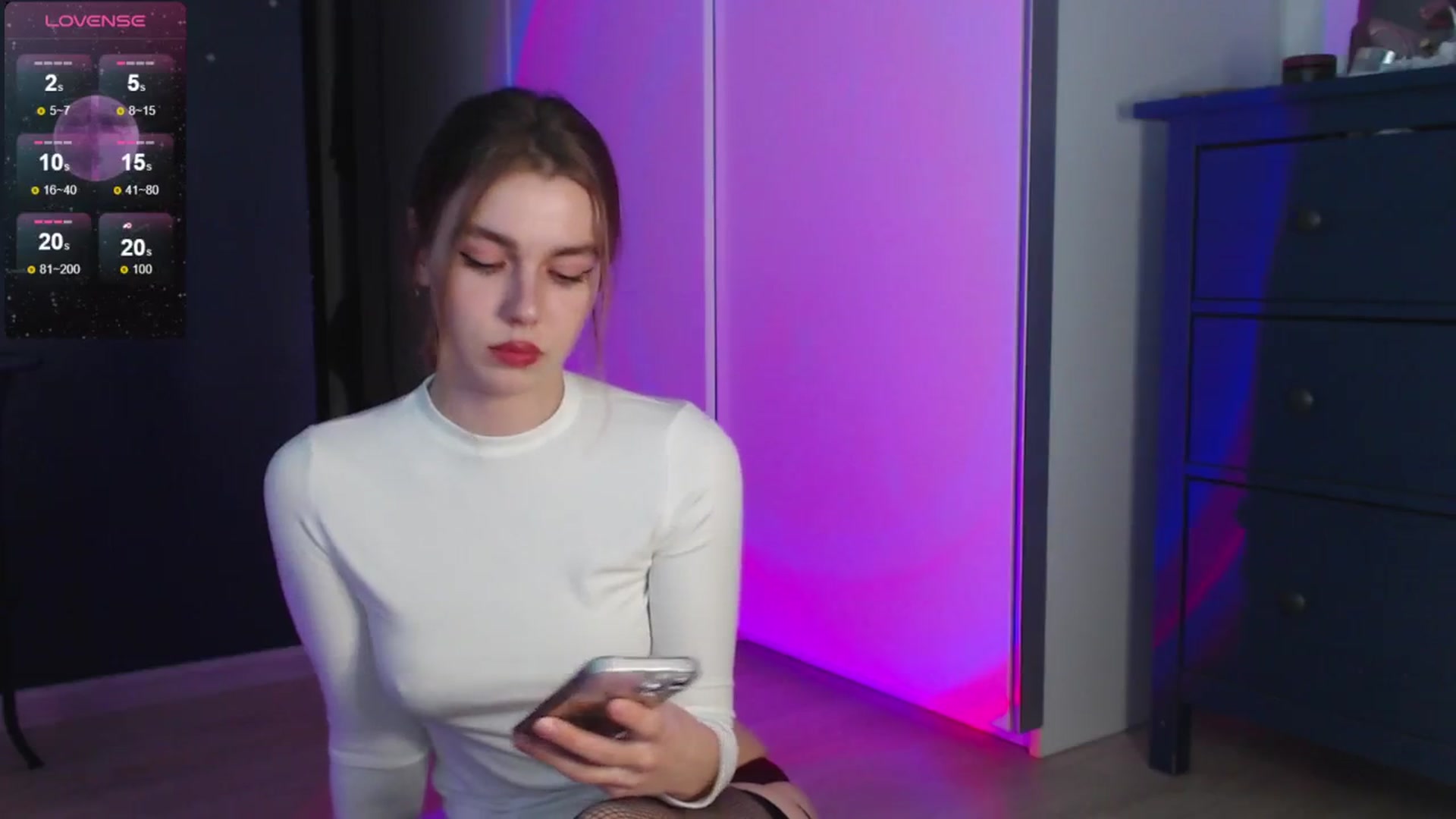 Gallery image thumbnail from HoveyKey's myfreecams stream on, 11/28/2024, 16:46 image 20 of 20