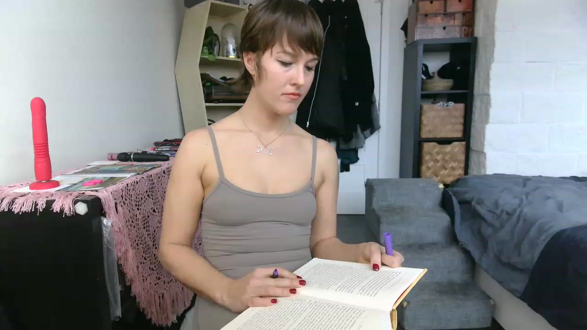 Gallery image thumbnail from HowardCockley's myfreecams stream on, 02/20/2023, 19:31 image 3 of 20