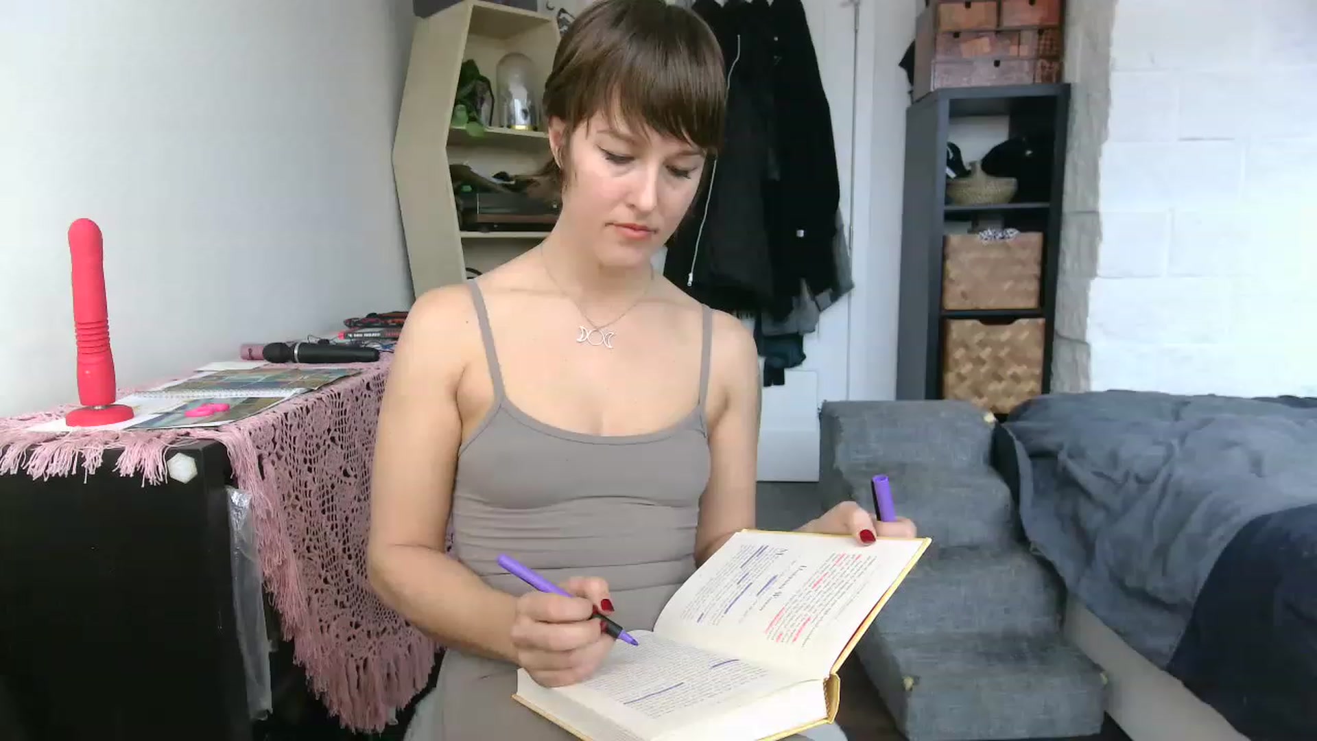 Gallery image thumbnail from HowardCockley's myfreecams stream on, 02/20/2023, 19:31 image 2 of 20