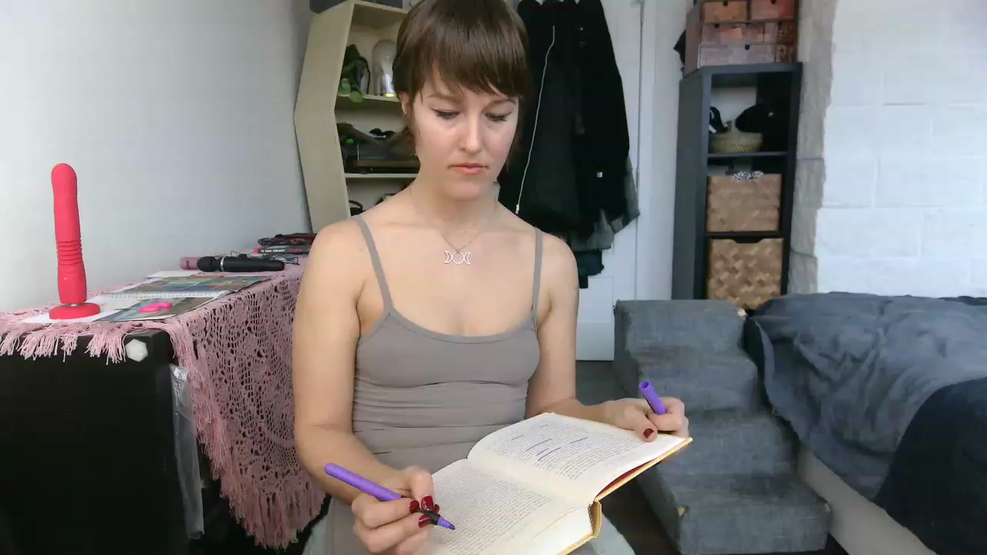 Gallery image thumbnail from HowardCockley's myfreecams stream on, 02/20/2023, 19:31 image 4 of 20