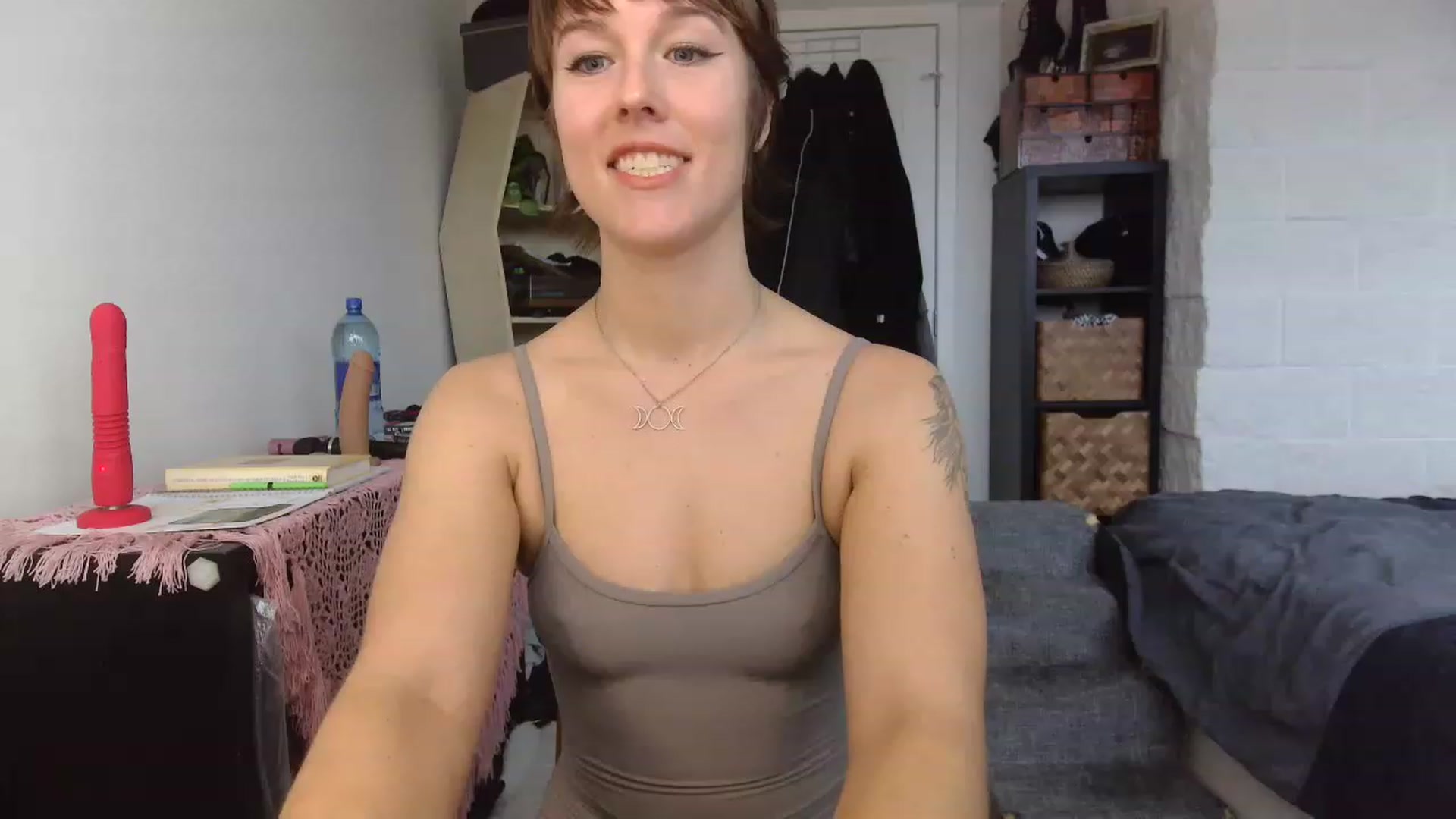 Gallery image thumbnail from HowardCockley's myfreecams stream on, 02/20/2023, 19:31 image 13 of 20