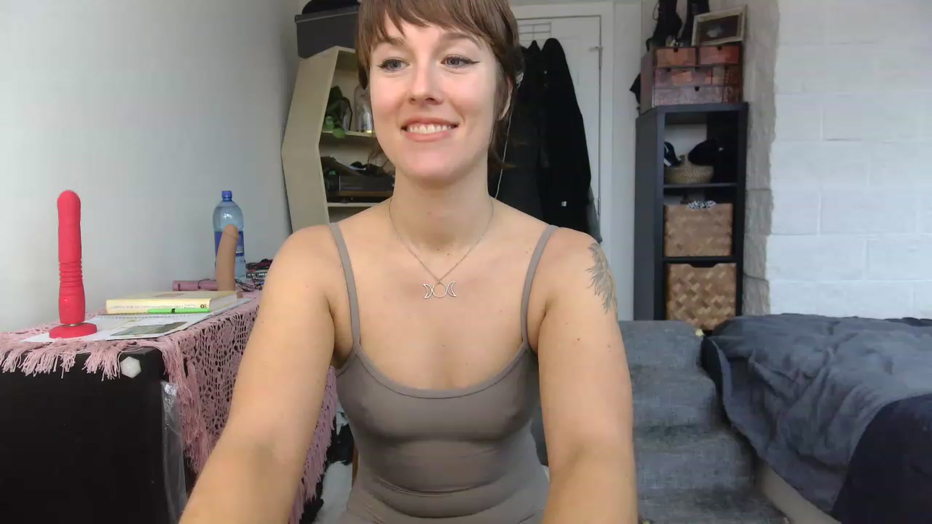 Gallery image thumbnail from HowardCockley's myfreecams stream on, 02/20/2023, 19:31 image 18 of 20