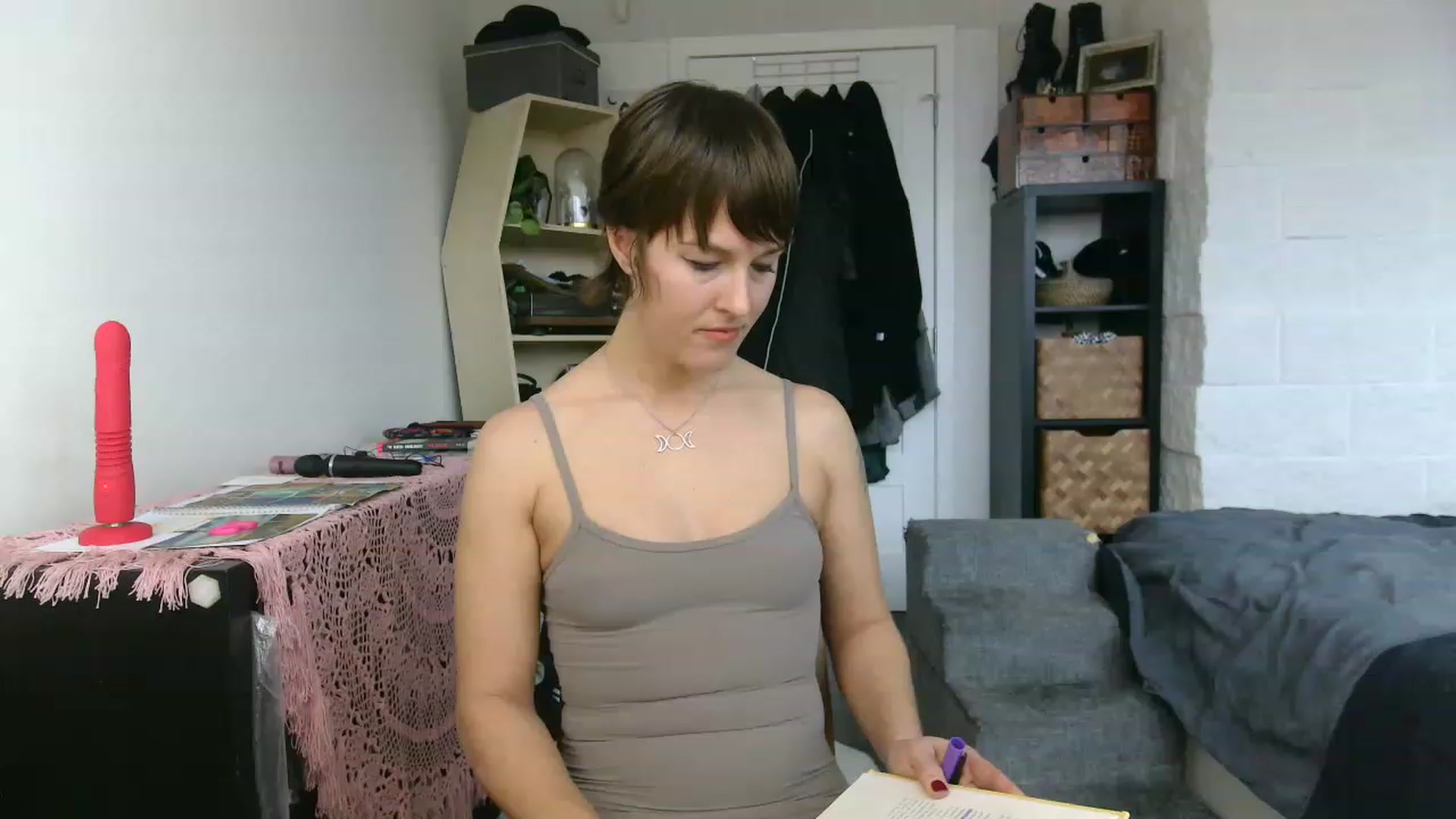 Gallery image thumbnail from HowardCockley's myfreecams stream on, 02/20/2023, 19:31 image 7 of 20
