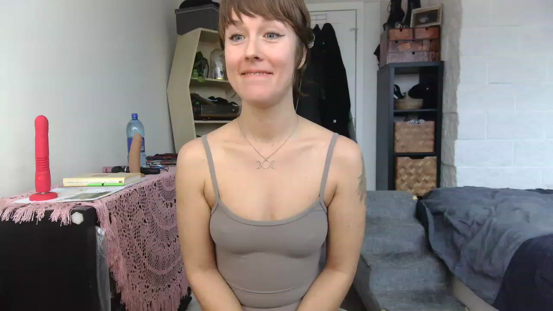 Gallery image thumbnail from HowardCockley's myfreecams stream on, 02/20/2023, 19:31 image 17 of 20
