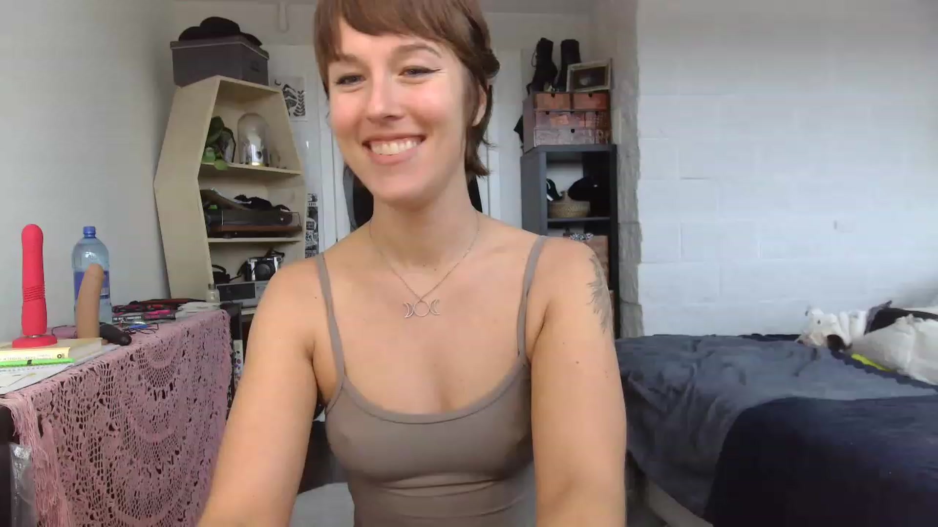 Gallery image thumbnail from HowardCockley's myfreecams stream on, 02/20/2023, 20:30 image 18 of 20