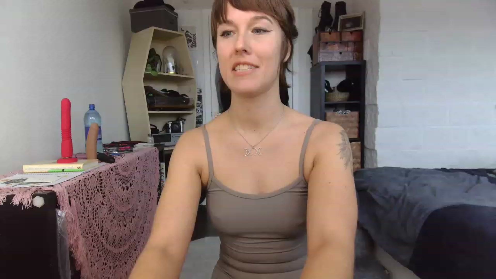 Gallery image thumbnail from HowardCockley's myfreecams stream on, 02/20/2023, 20:30 image 10 of 20