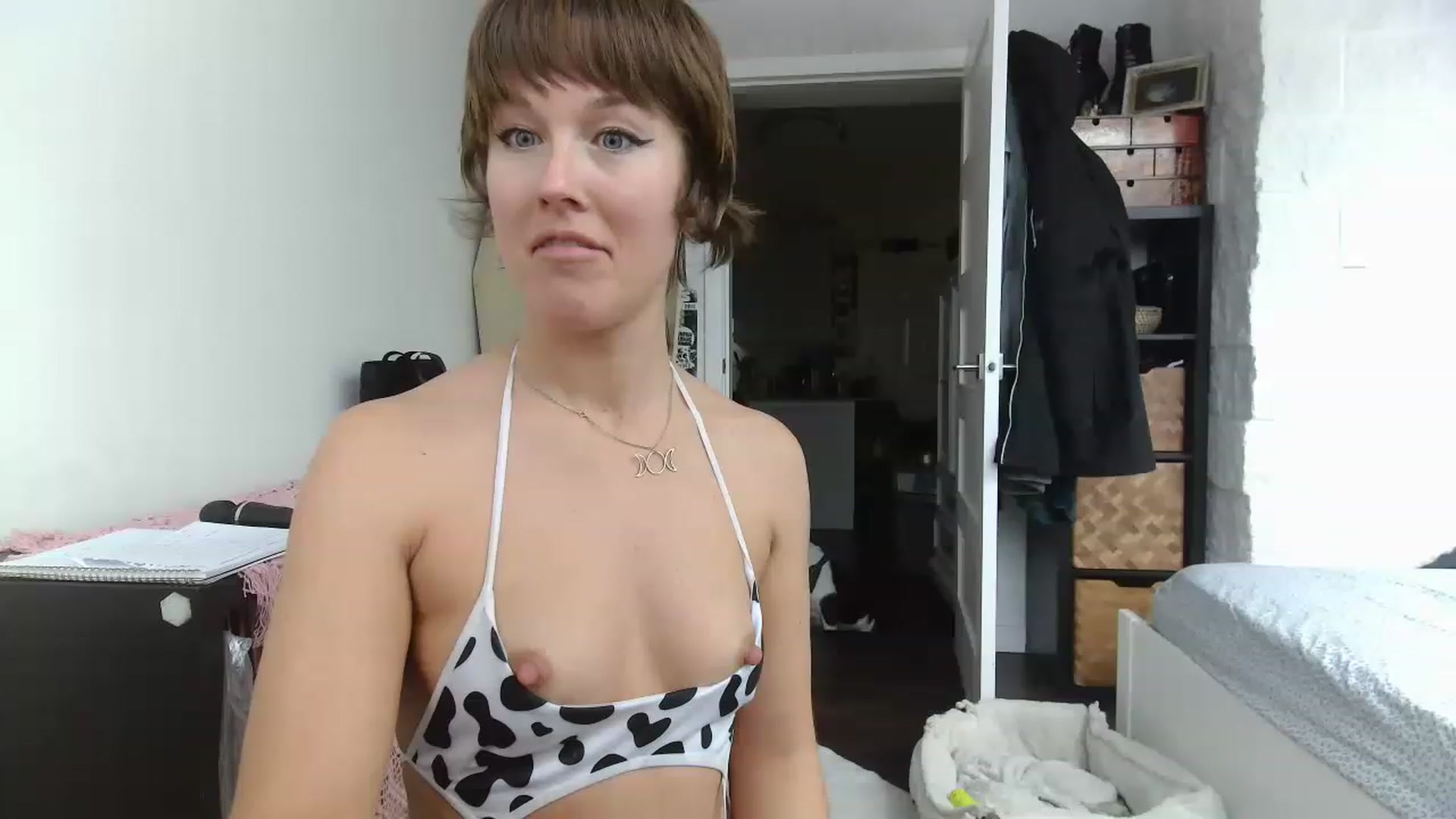 Gallery image thumbnail from HowardCockley's myfreecams stream on, 03/01/2023, 21:47 image 7 of 20