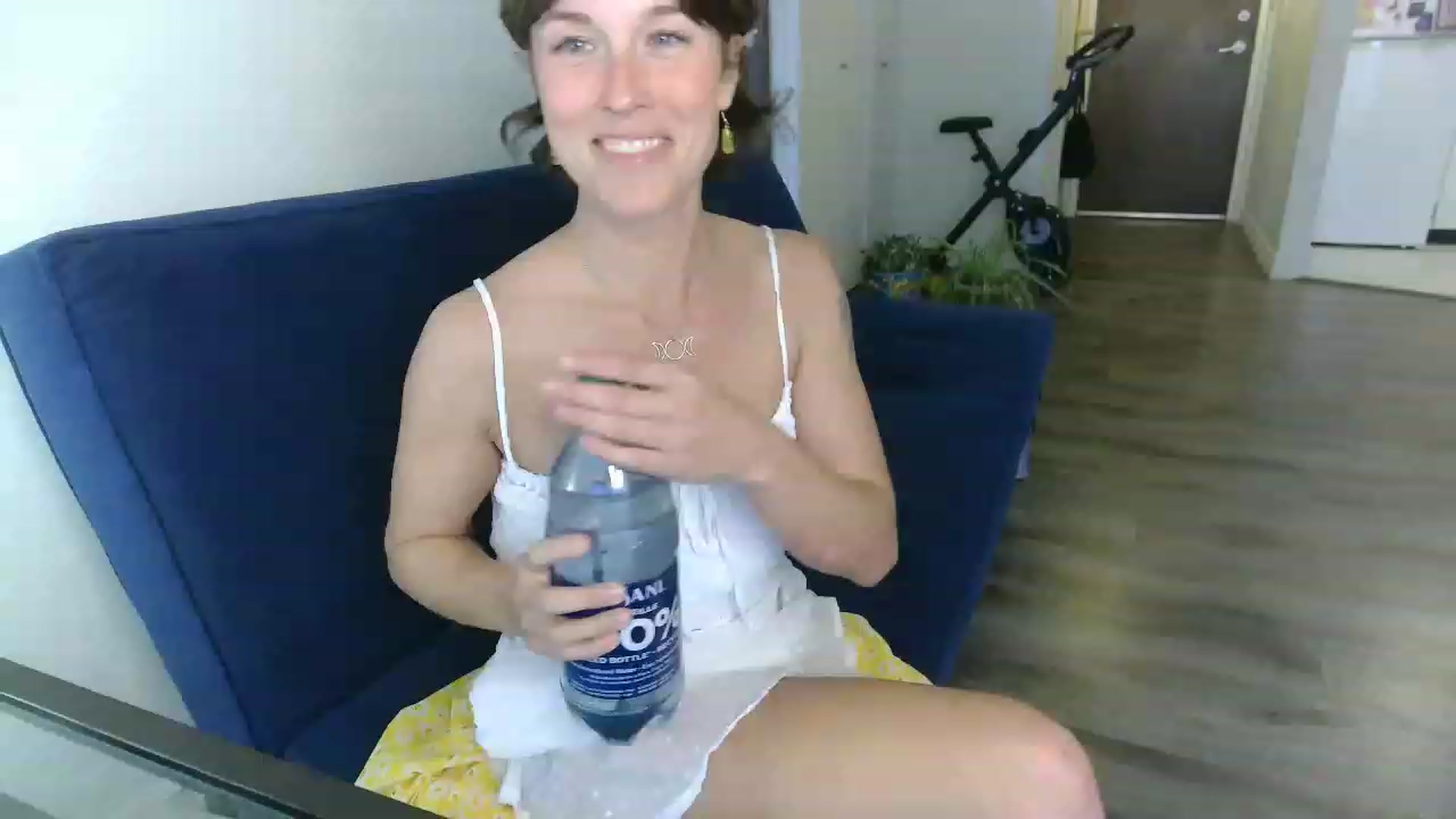 Gallery image thumbnail from HowardCockley's myfreecams stream on, 05/02/2023, 02:22 image 4 of 20