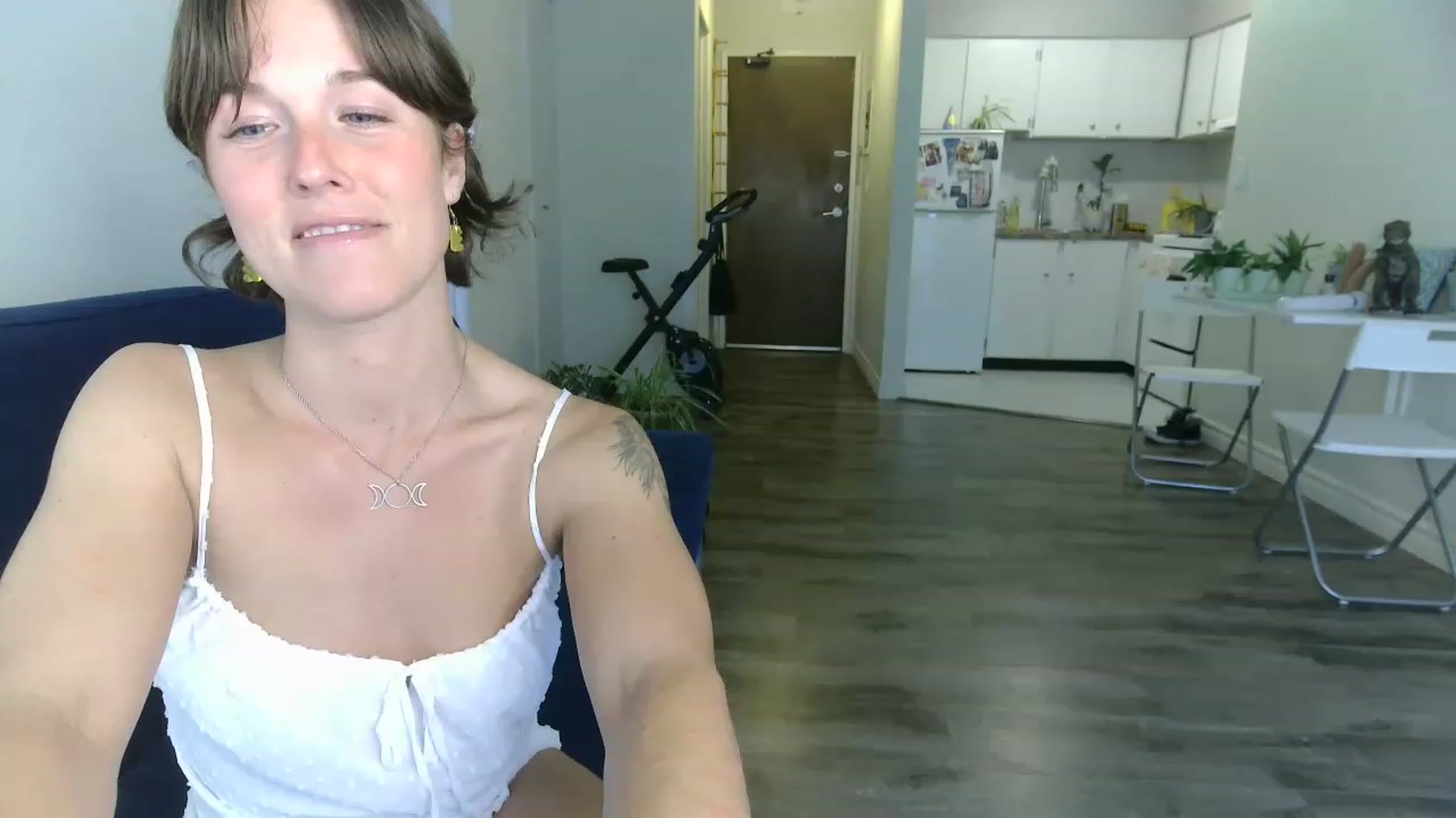 Gallery image thumbnail from HowardCockley's myfreecams stream on, 05/02/2023, 02:22 image 2 of 20