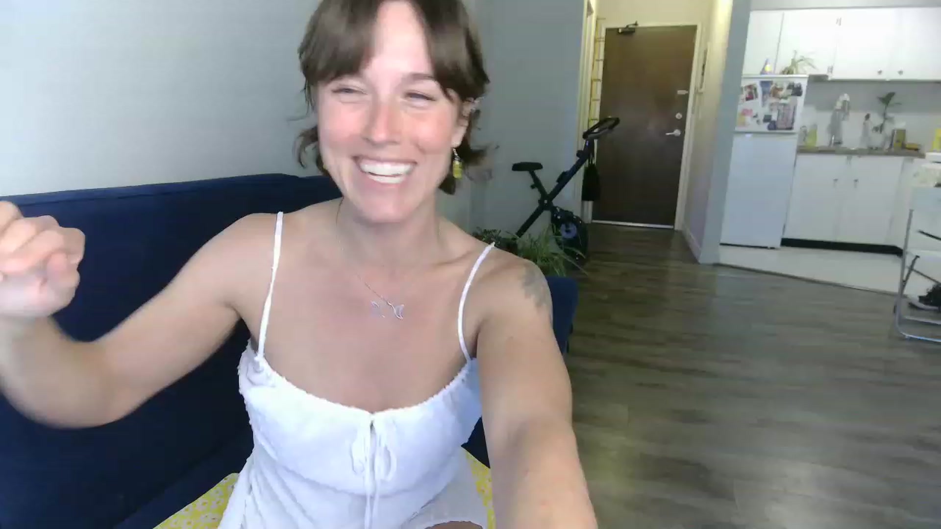 Gallery image thumbnail from HowardCockley's myfreecams stream on, 05/02/2023, 02:22 image 18 of 20