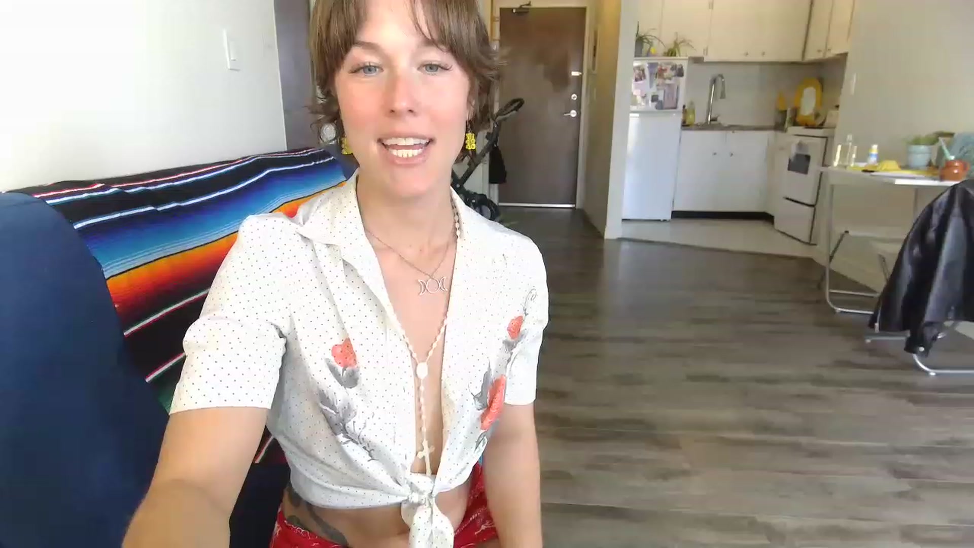 Gallery image thumbnail from HowardCockley's myfreecams stream on, 05/03/2023, 18:15 image 6 of 20